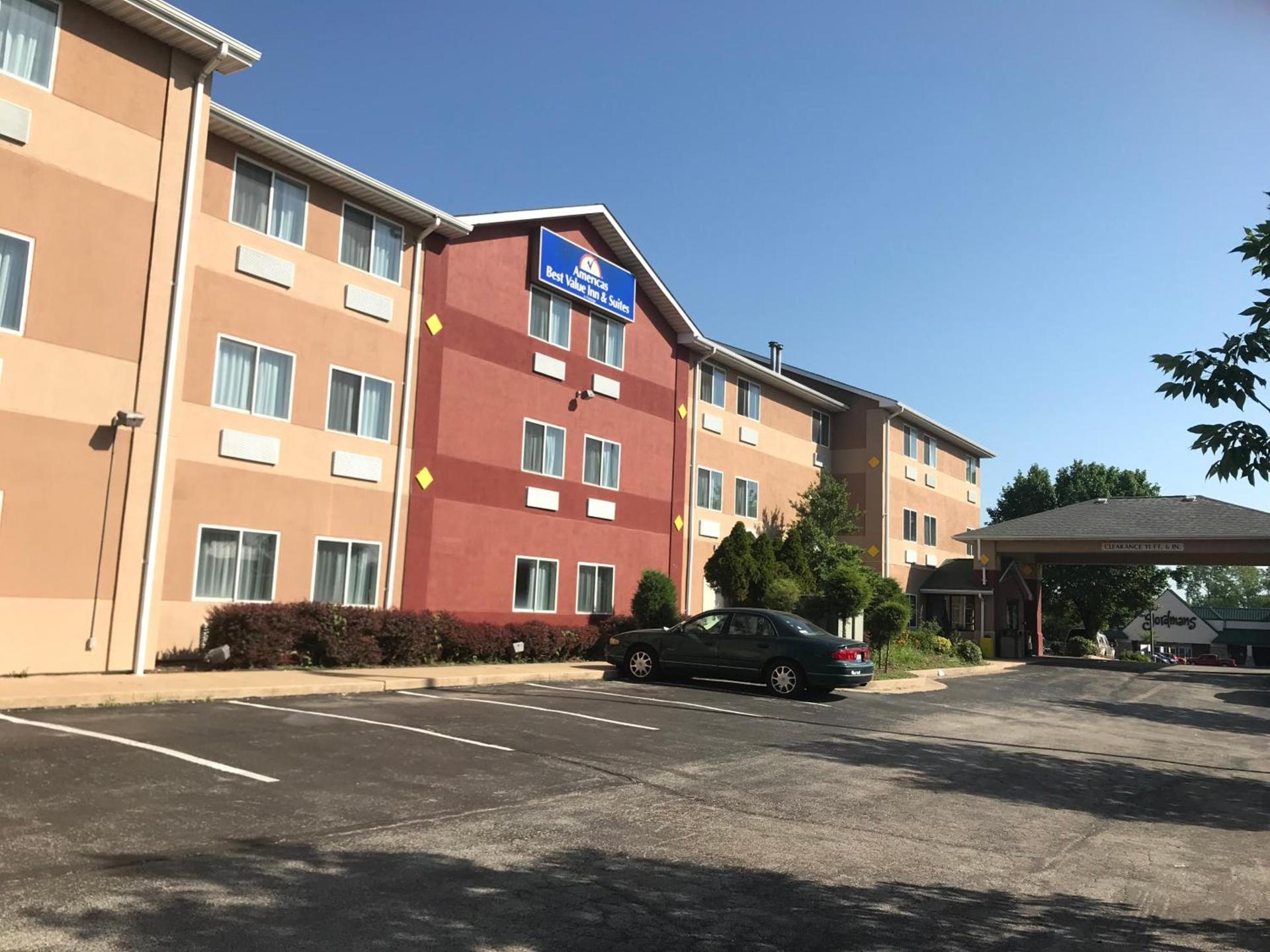 Americas Best Value Inn and Suites Saint Charles photo 3