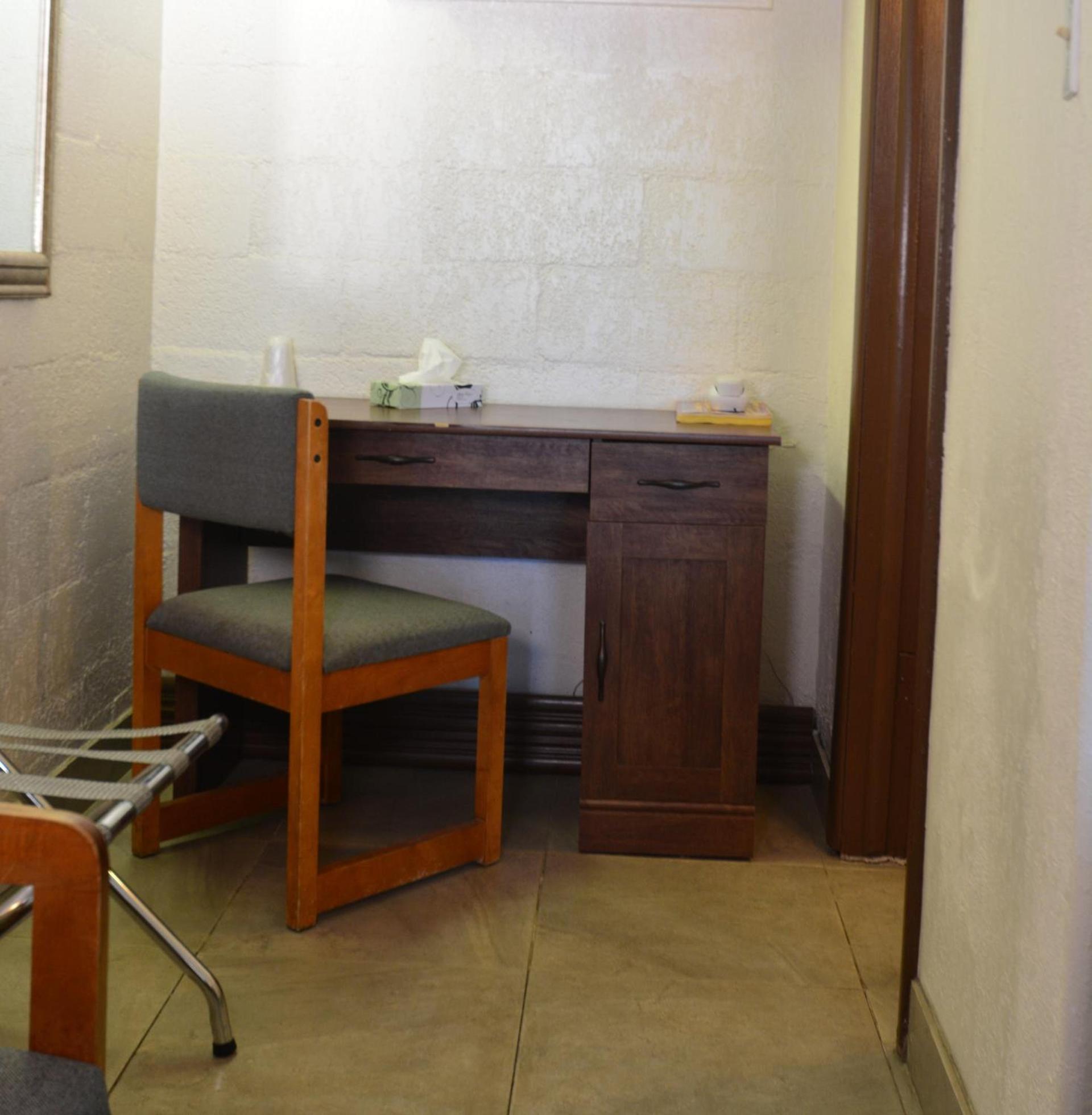 Western Hills Motel photo 24
