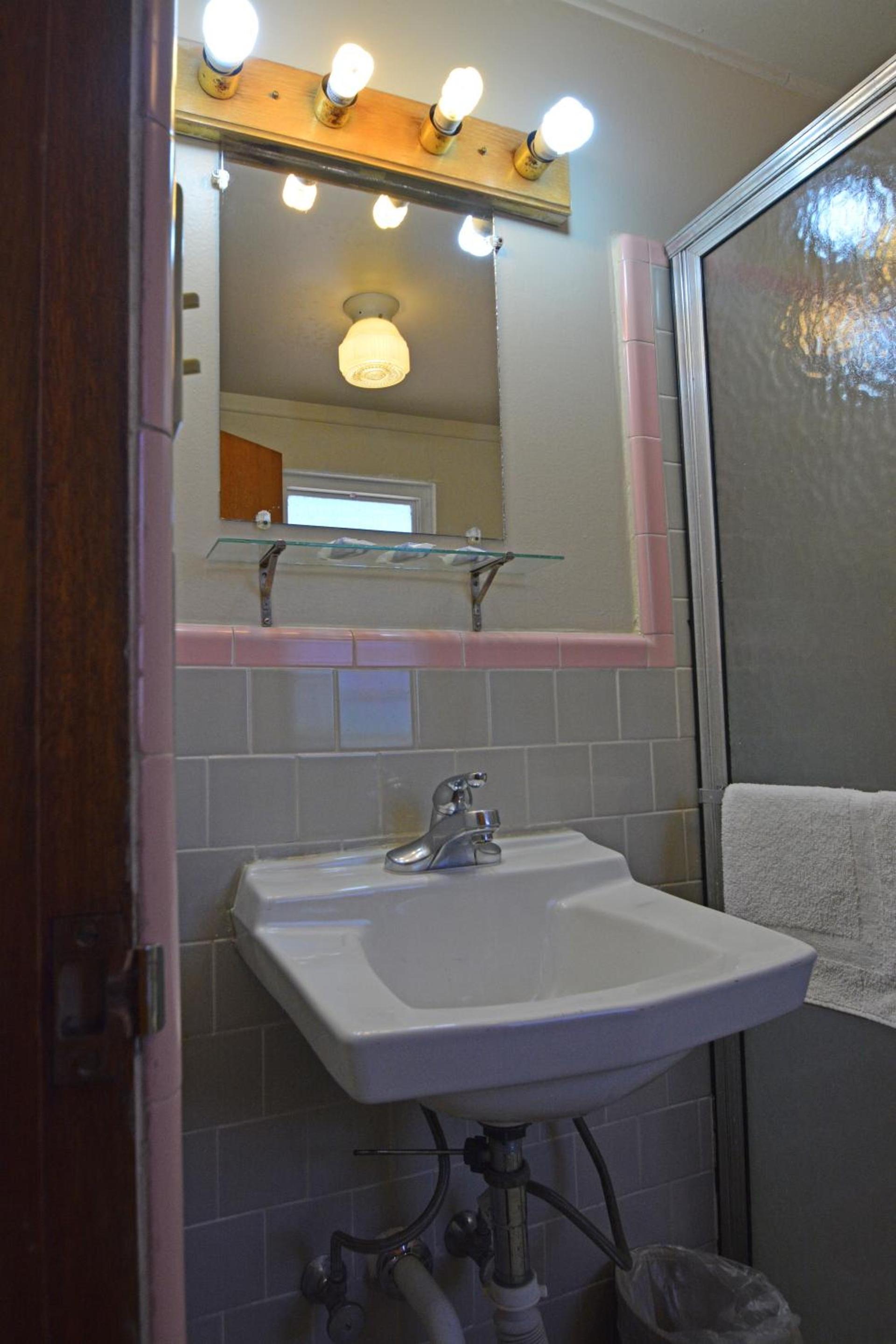Western Hills Motel photo 21