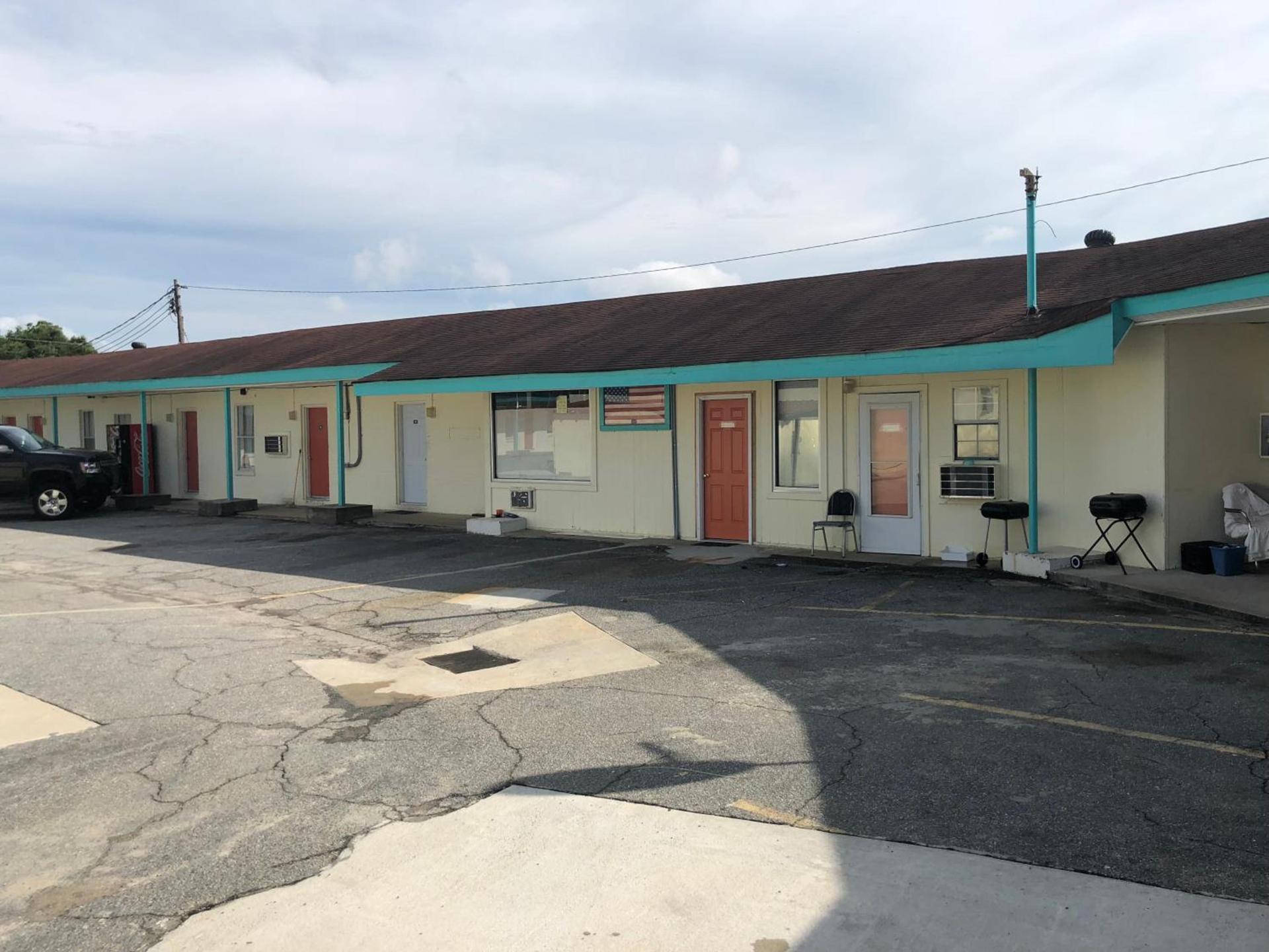 Budget Inn photo 2