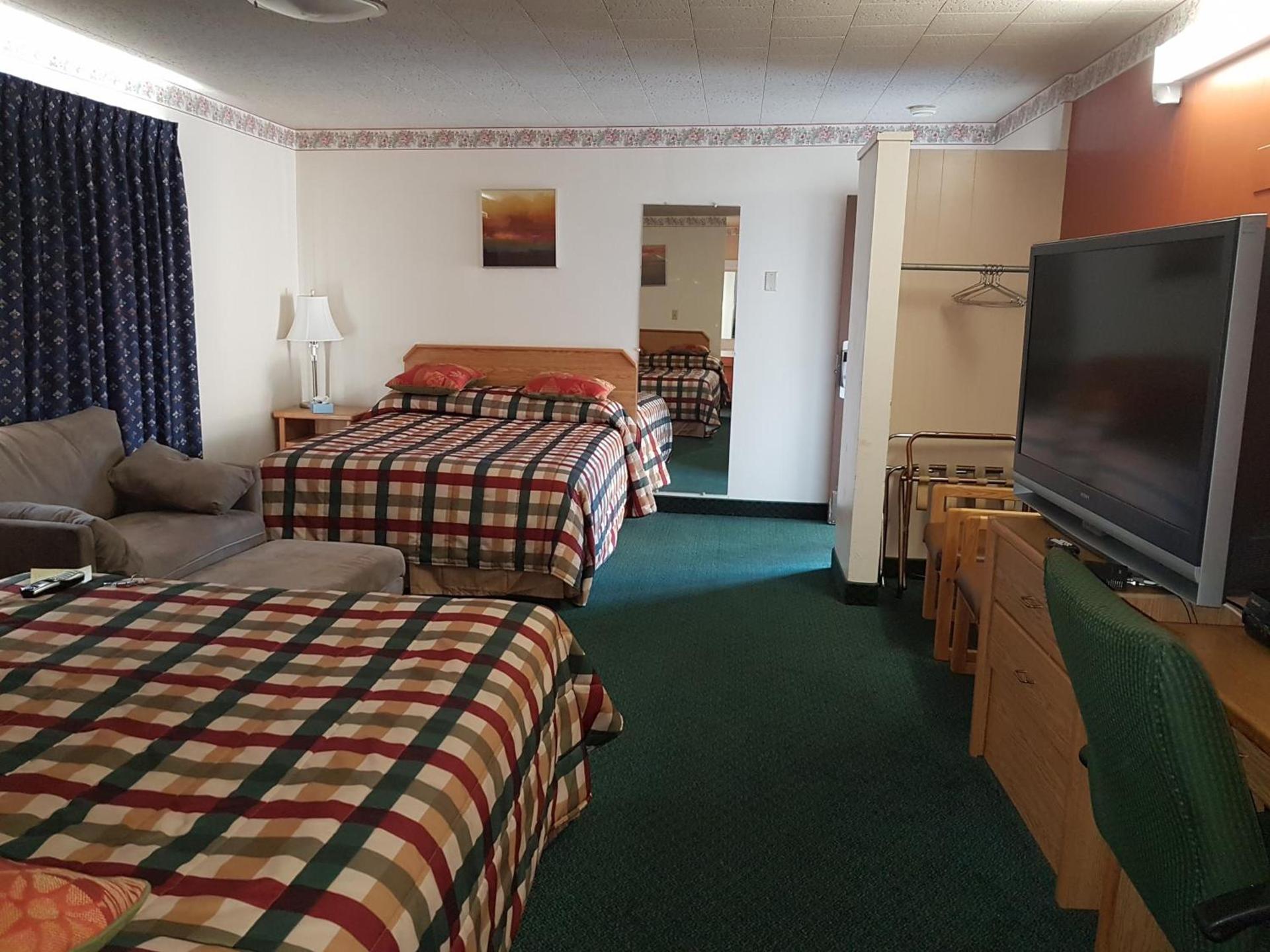 Townhouse Motel photo 31