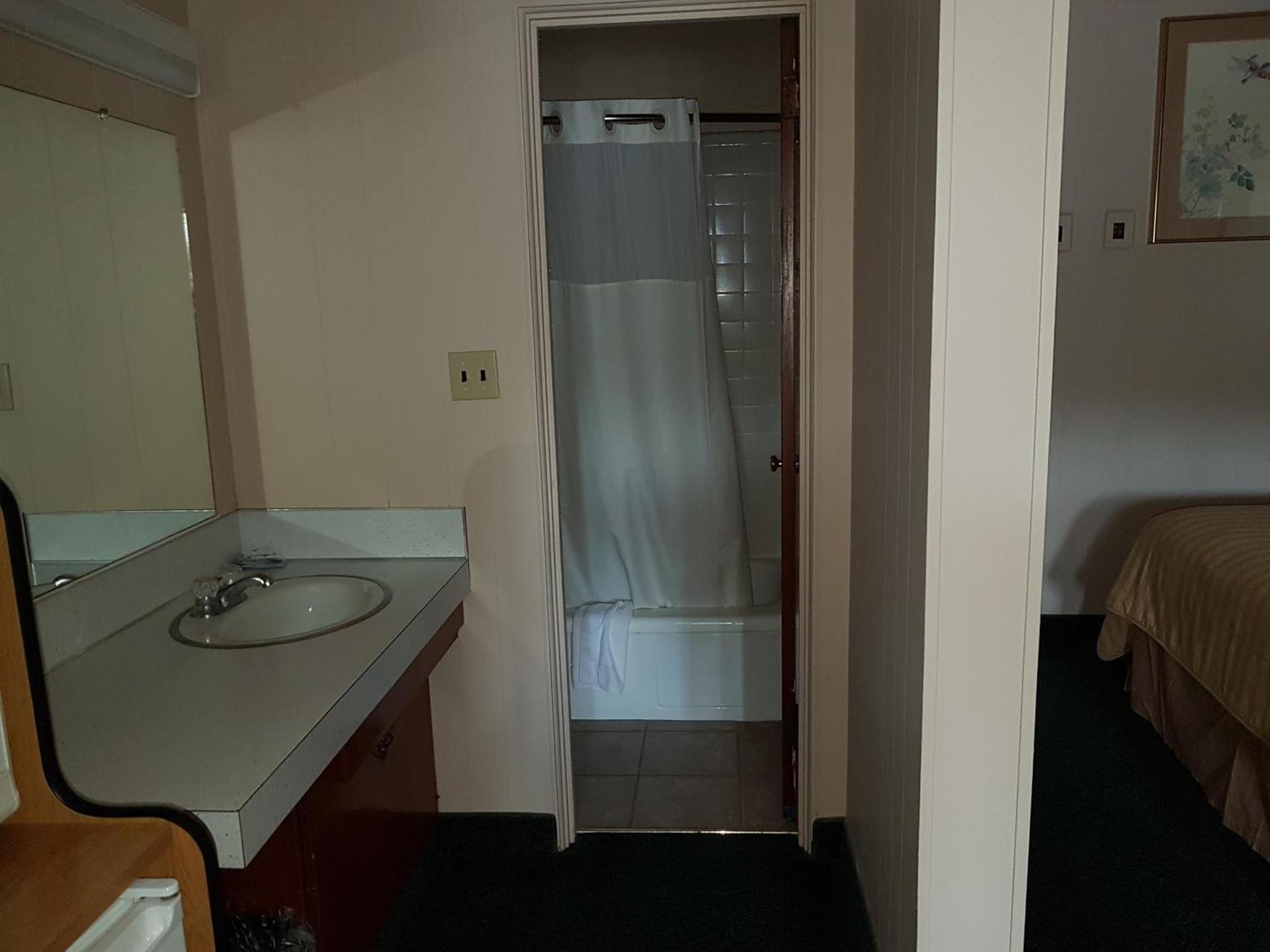 Townhouse Motel photo 29