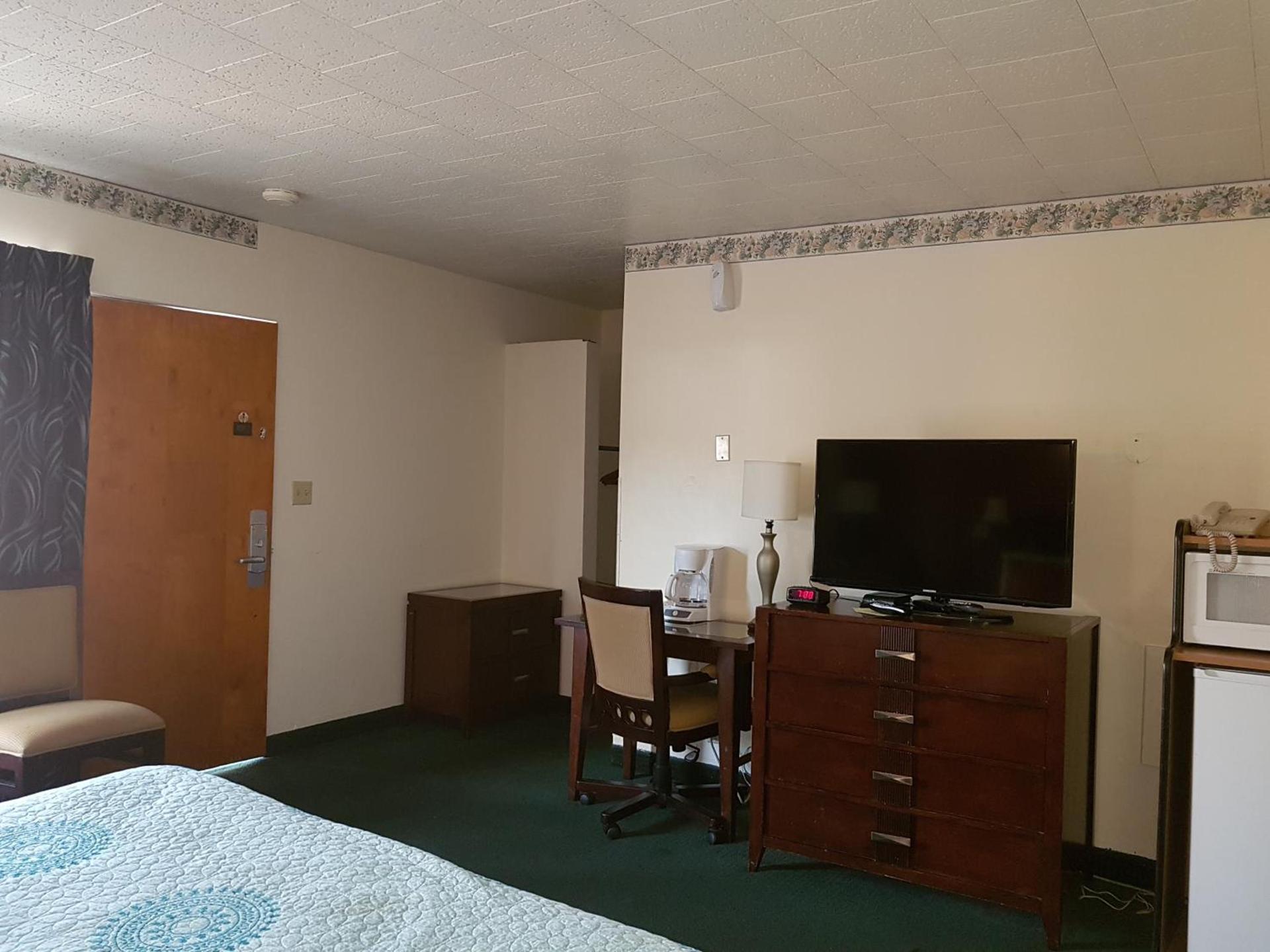 Townhouse Motel photo 13