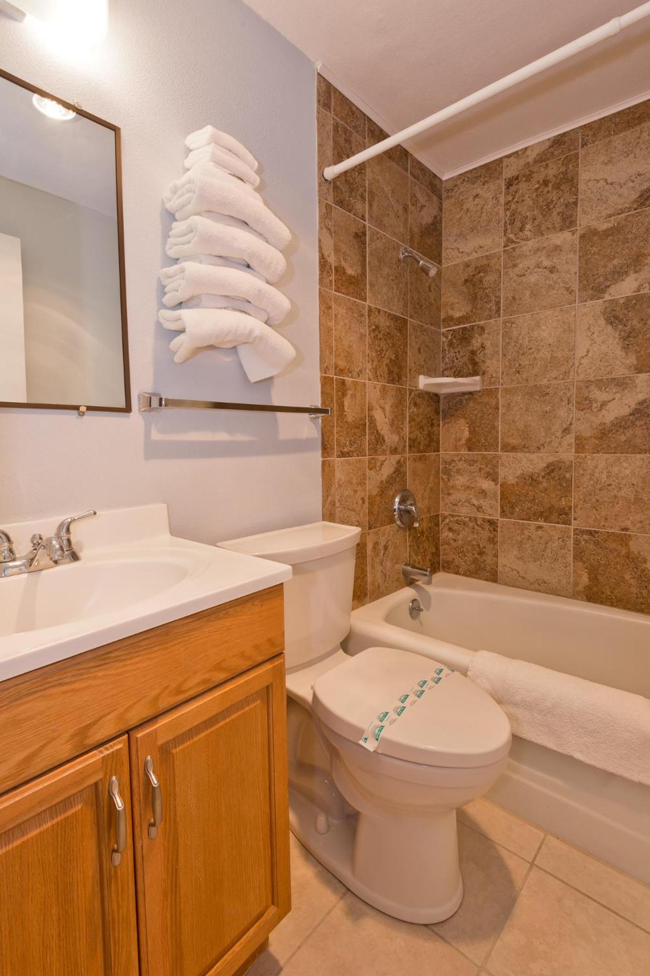 Riviera Inn photo 41