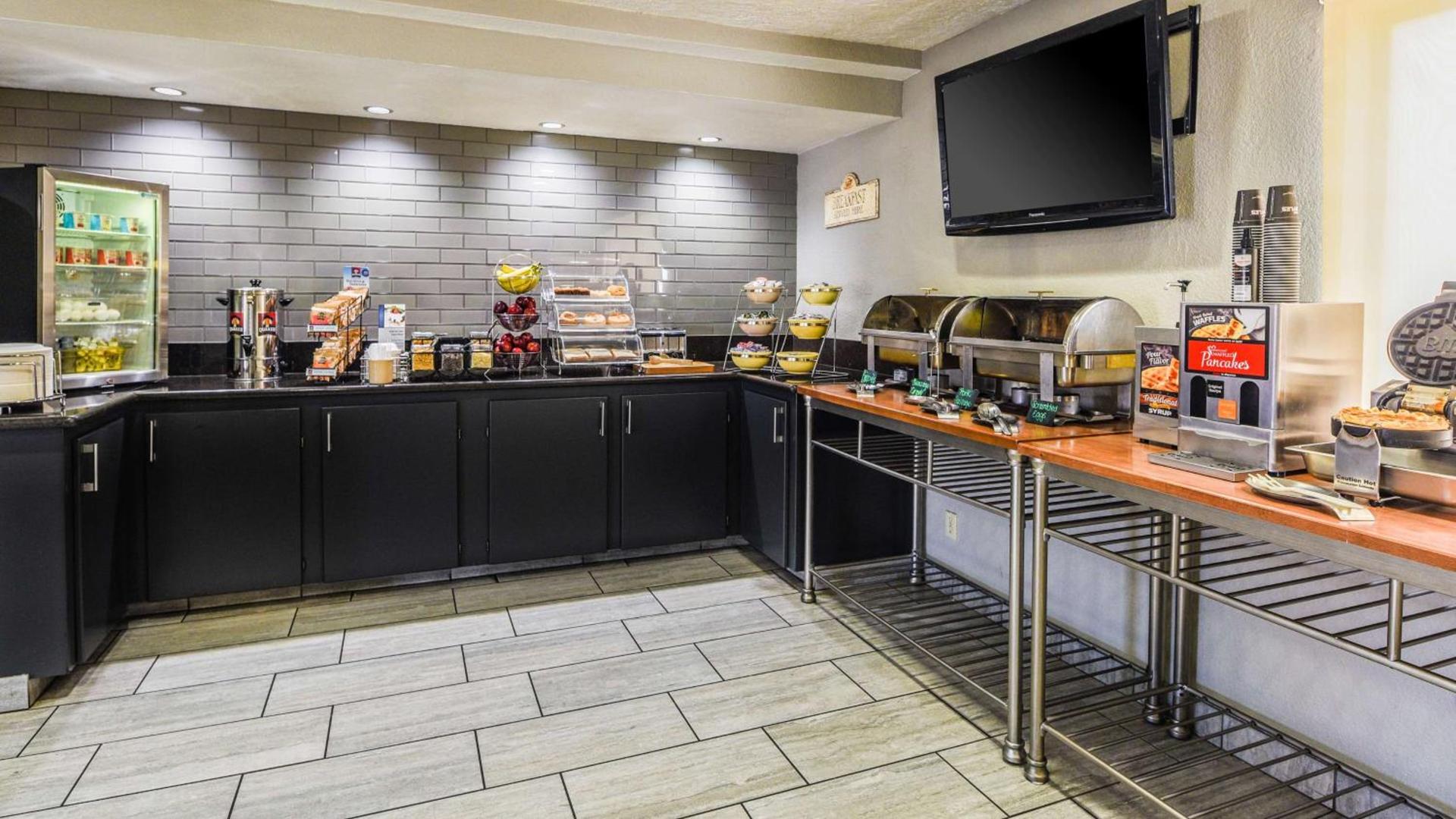 Best Western Desert Villa Inn photo 23