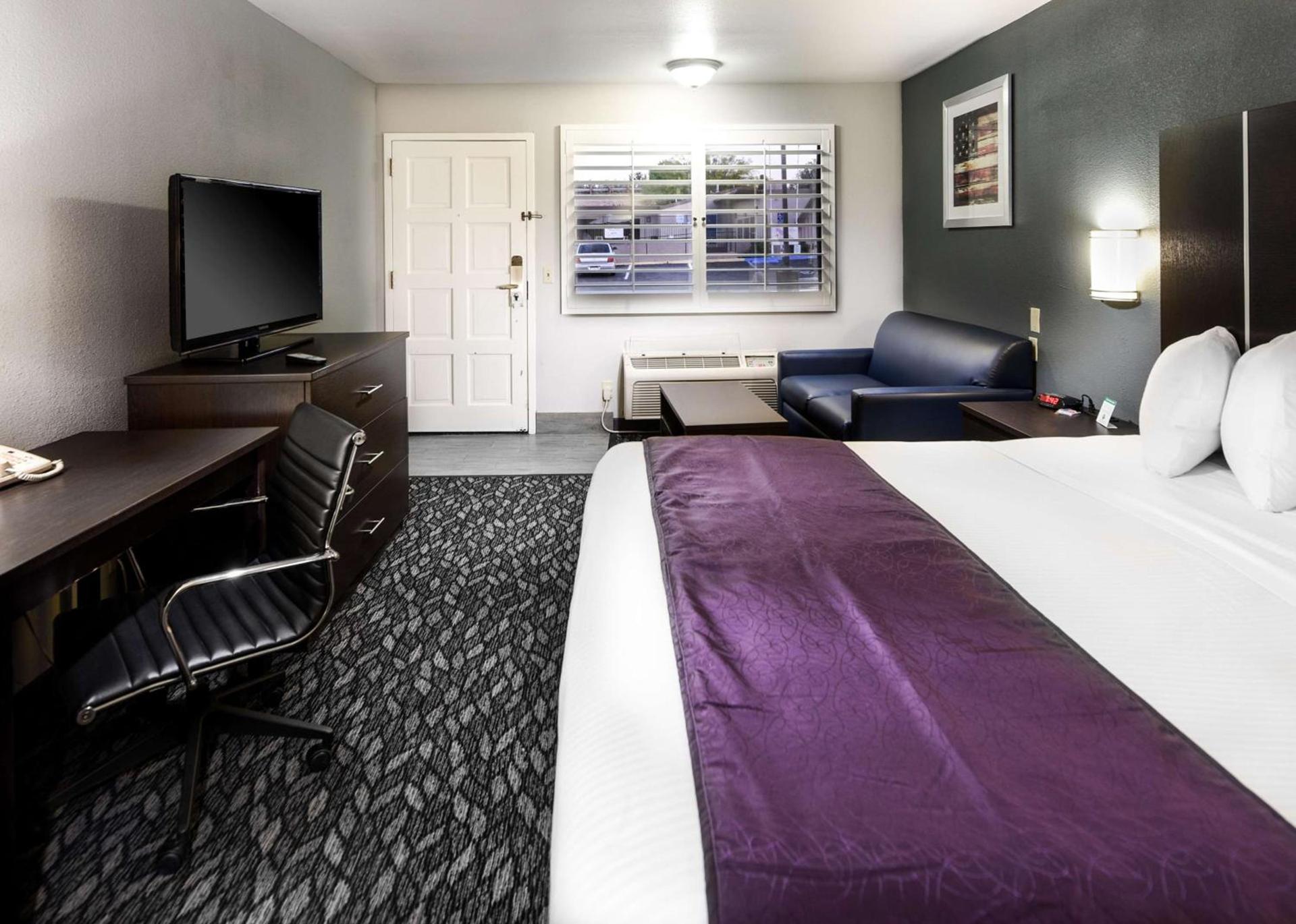 Best Western Desert Villa Inn photo 14