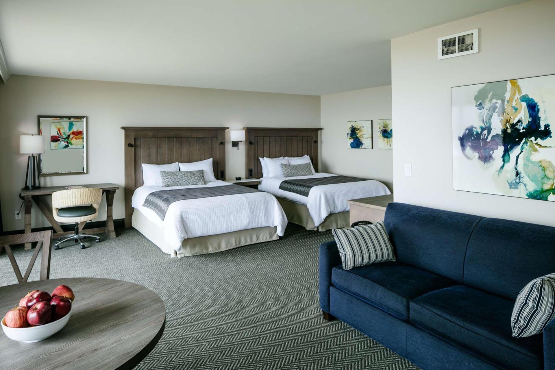 Beachfront Inn photo 41