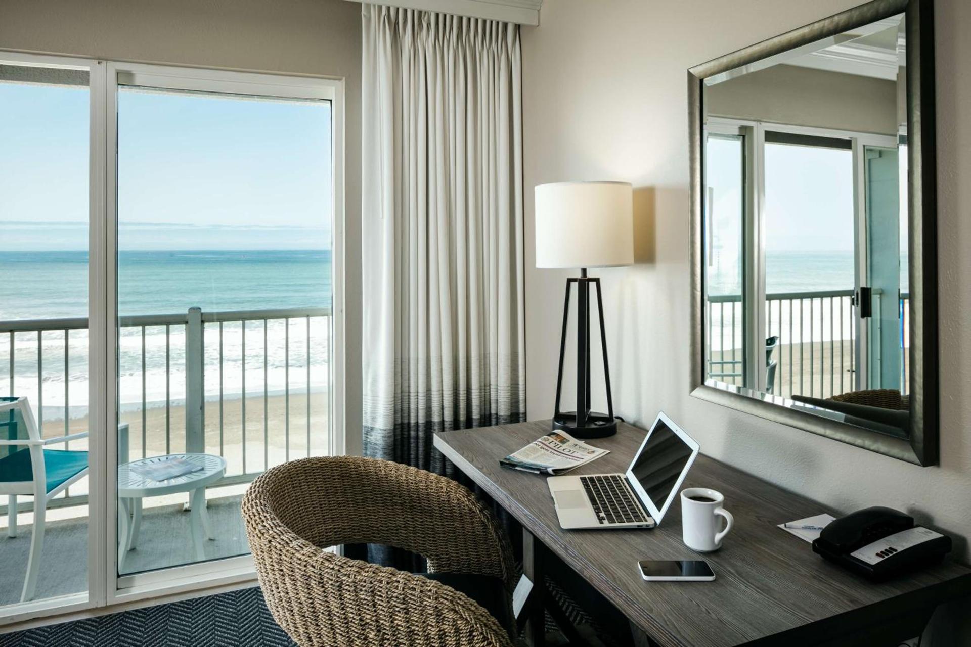 Beachfront Inn photo 37