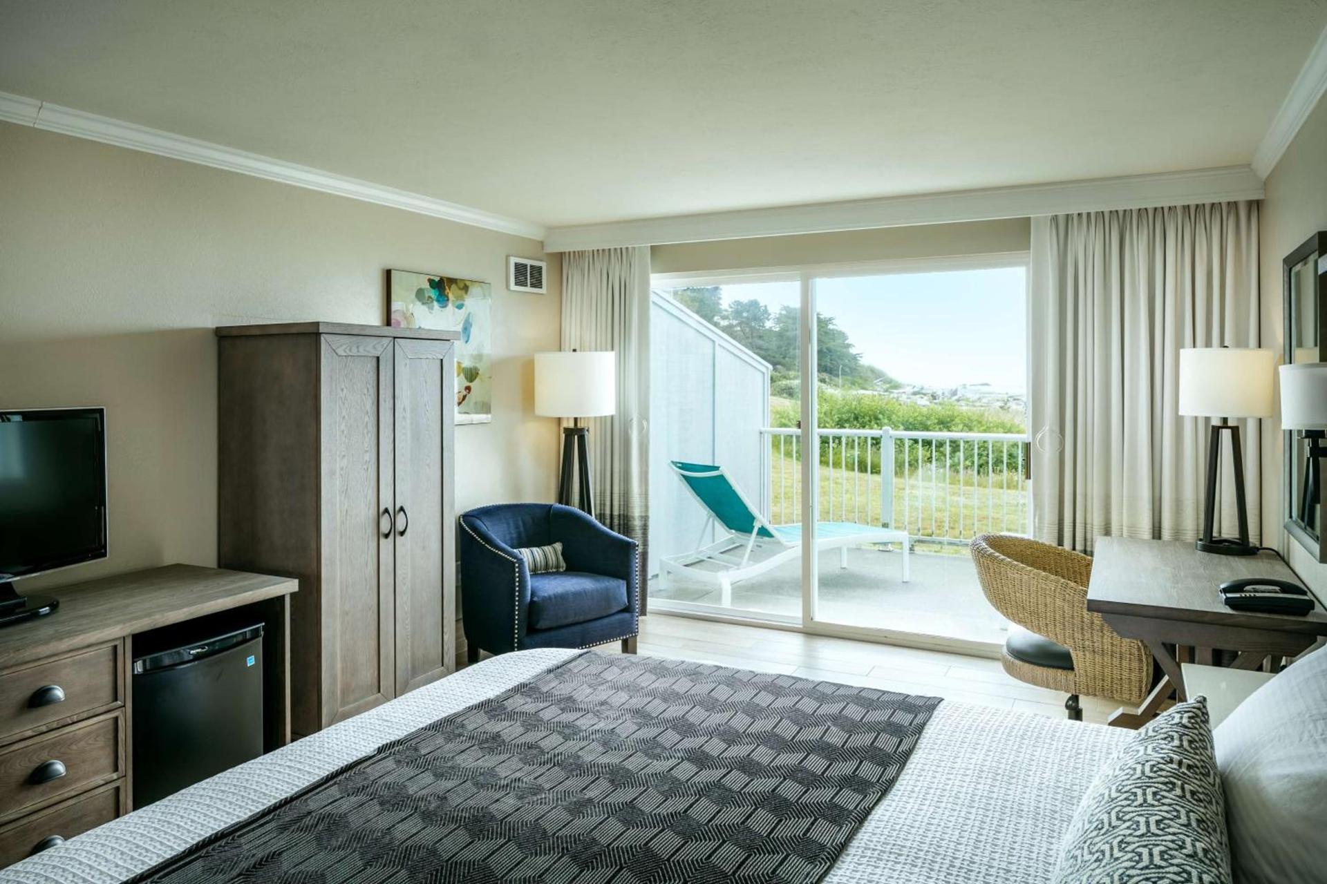 Beachfront Inn photo 31