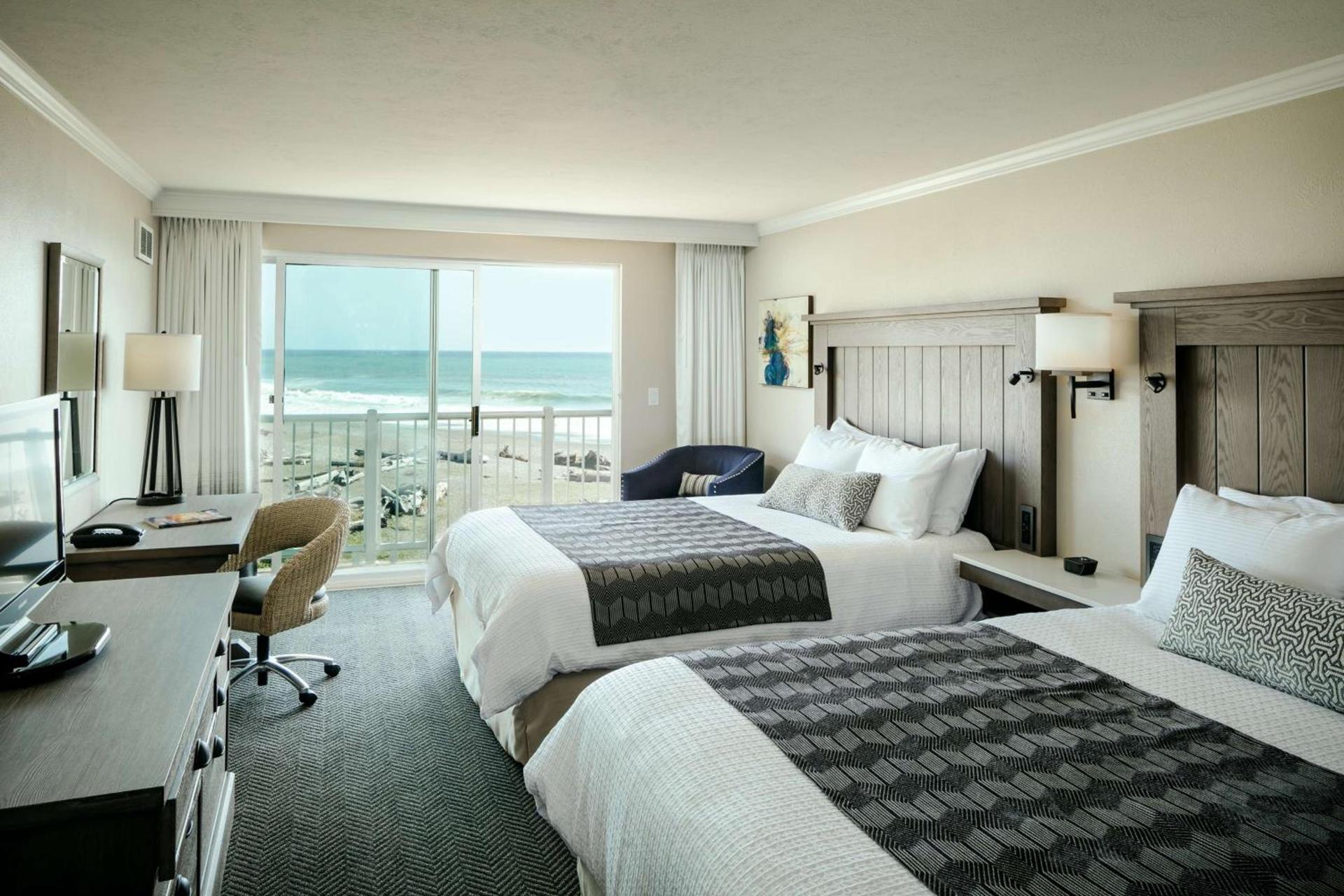 Beachfront Inn photo 27