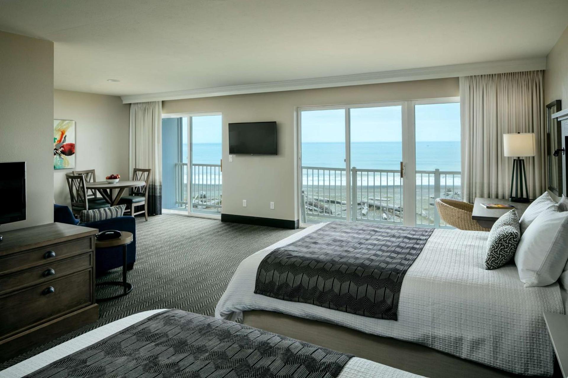 Beachfront Inn photo 26