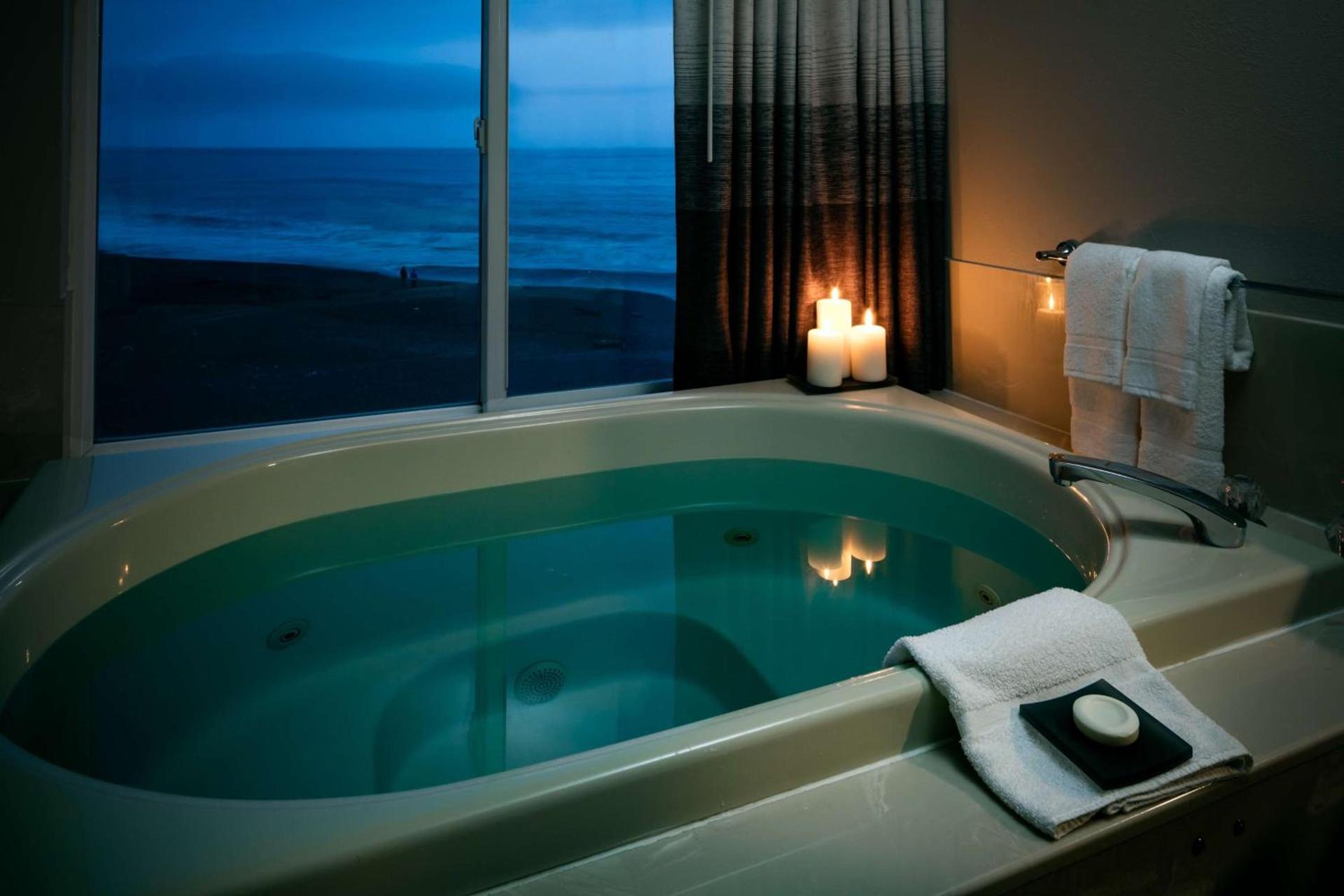 Beachfront Inn photo 24