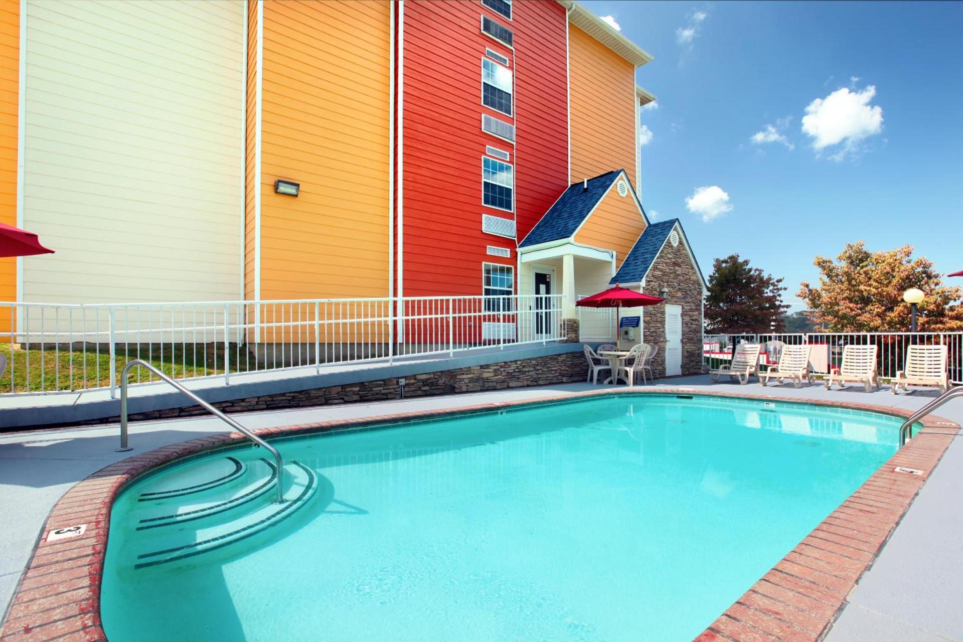 Microtel Inn & Suites by Wyndham Pigeon Forge photo 14