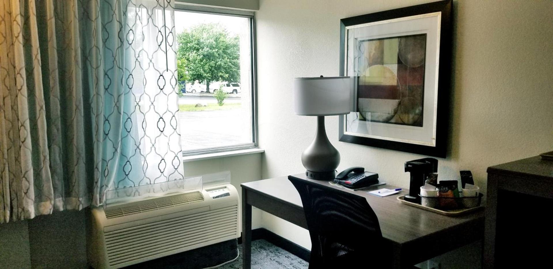 Baymont by Wyndham Des Moines North photo 22