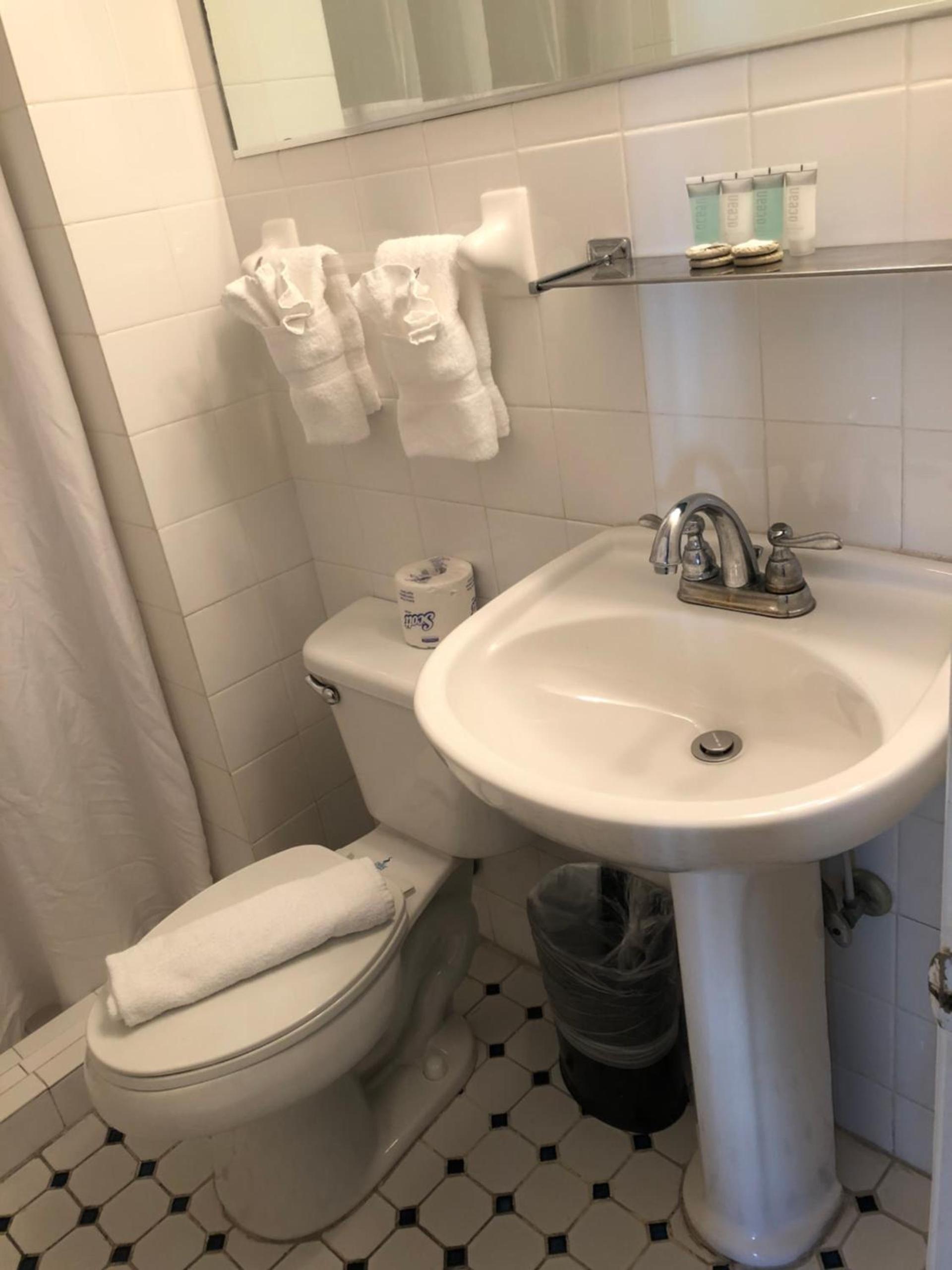 Beach Place Hotel photo 65