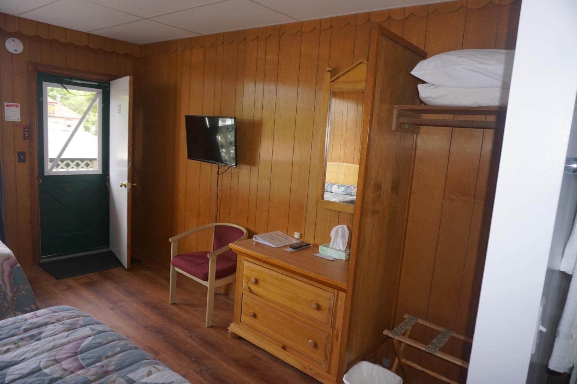 Northern Peaks Motor Inn photo 38