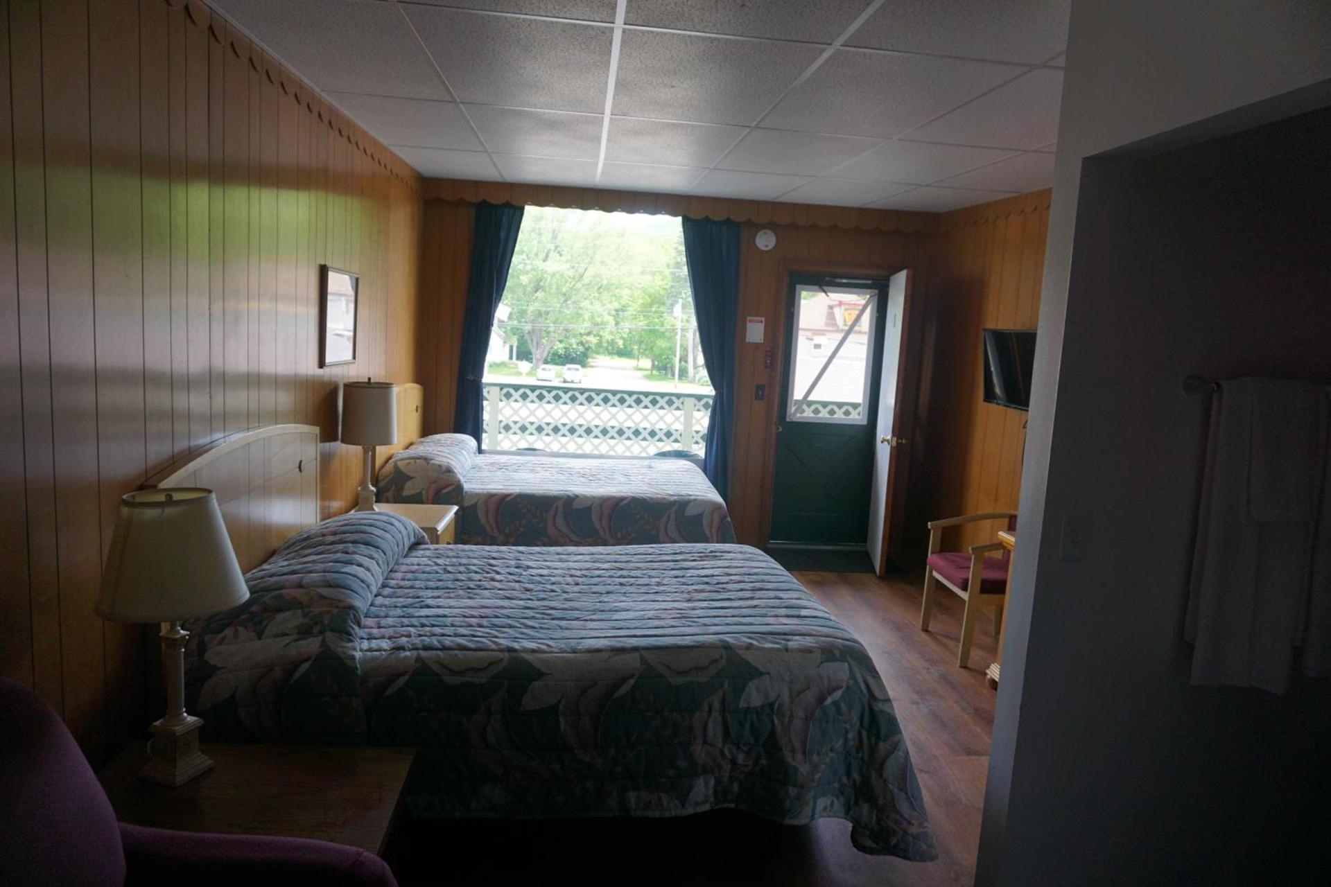 Northern Peaks Motor Inn photo 40