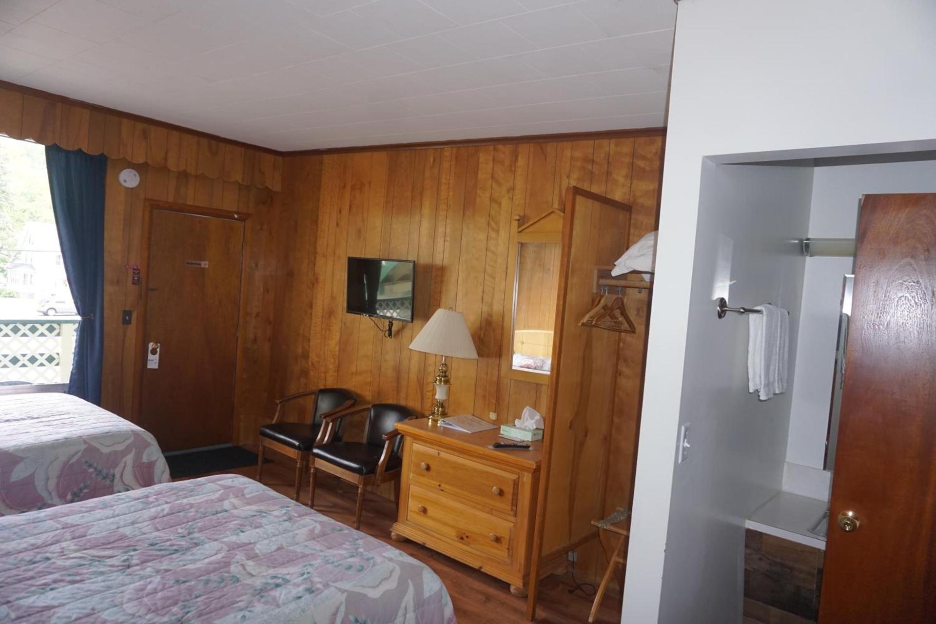 Northern Peaks Motor Inn photo 44
