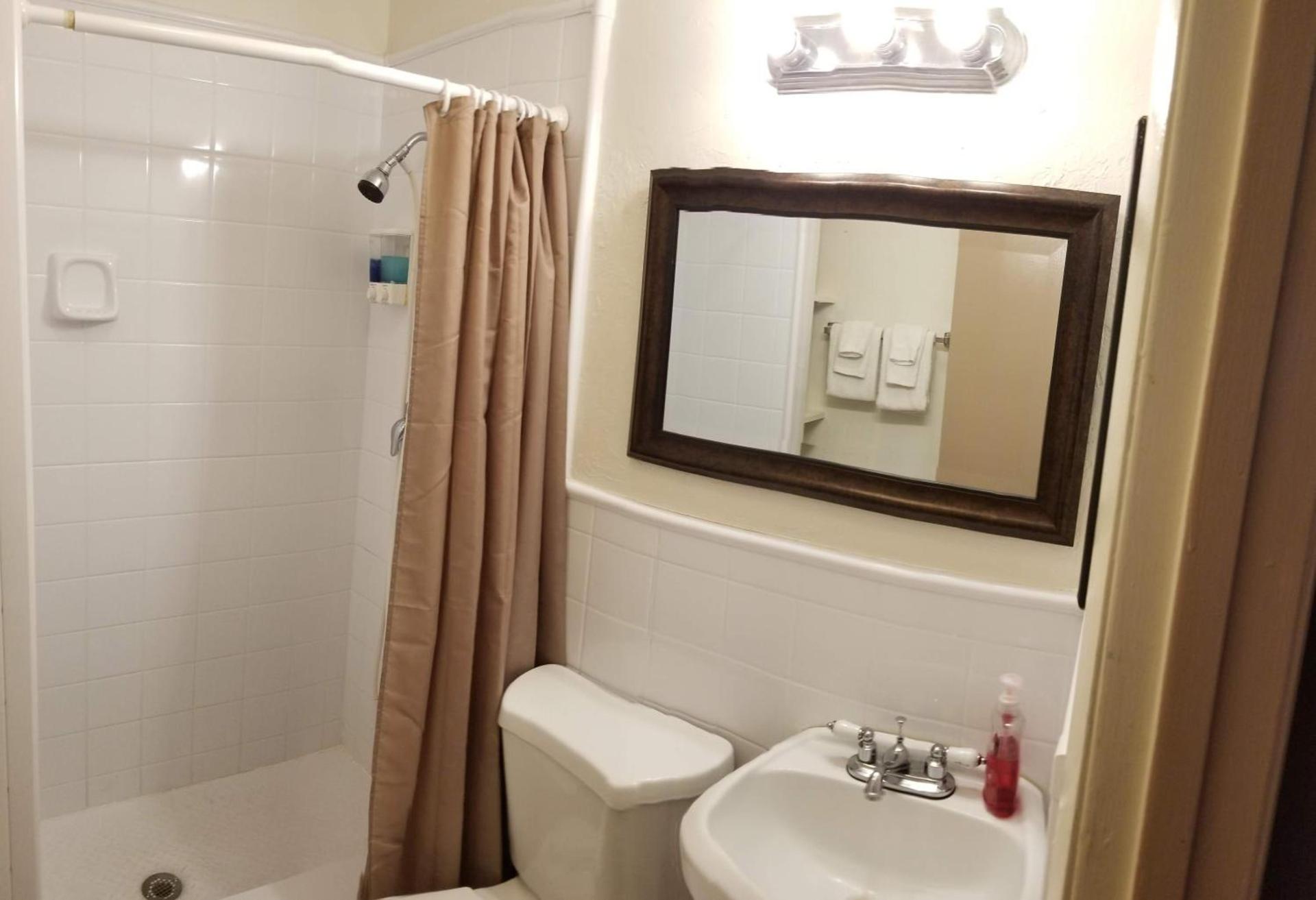 INN LEATHER GUEST HOUSE-GAY MALE ONLY photo 16