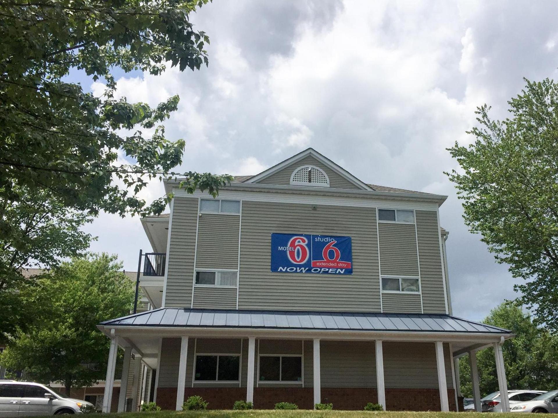 Motel 6-Greensboro, NC - I-40 photo 20