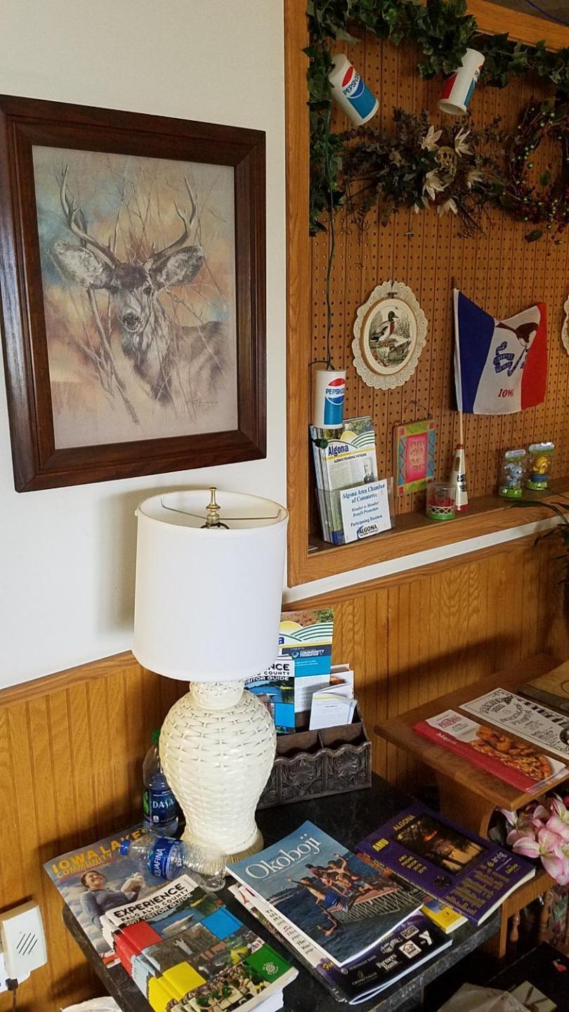 Burr Oak Motel photo 12