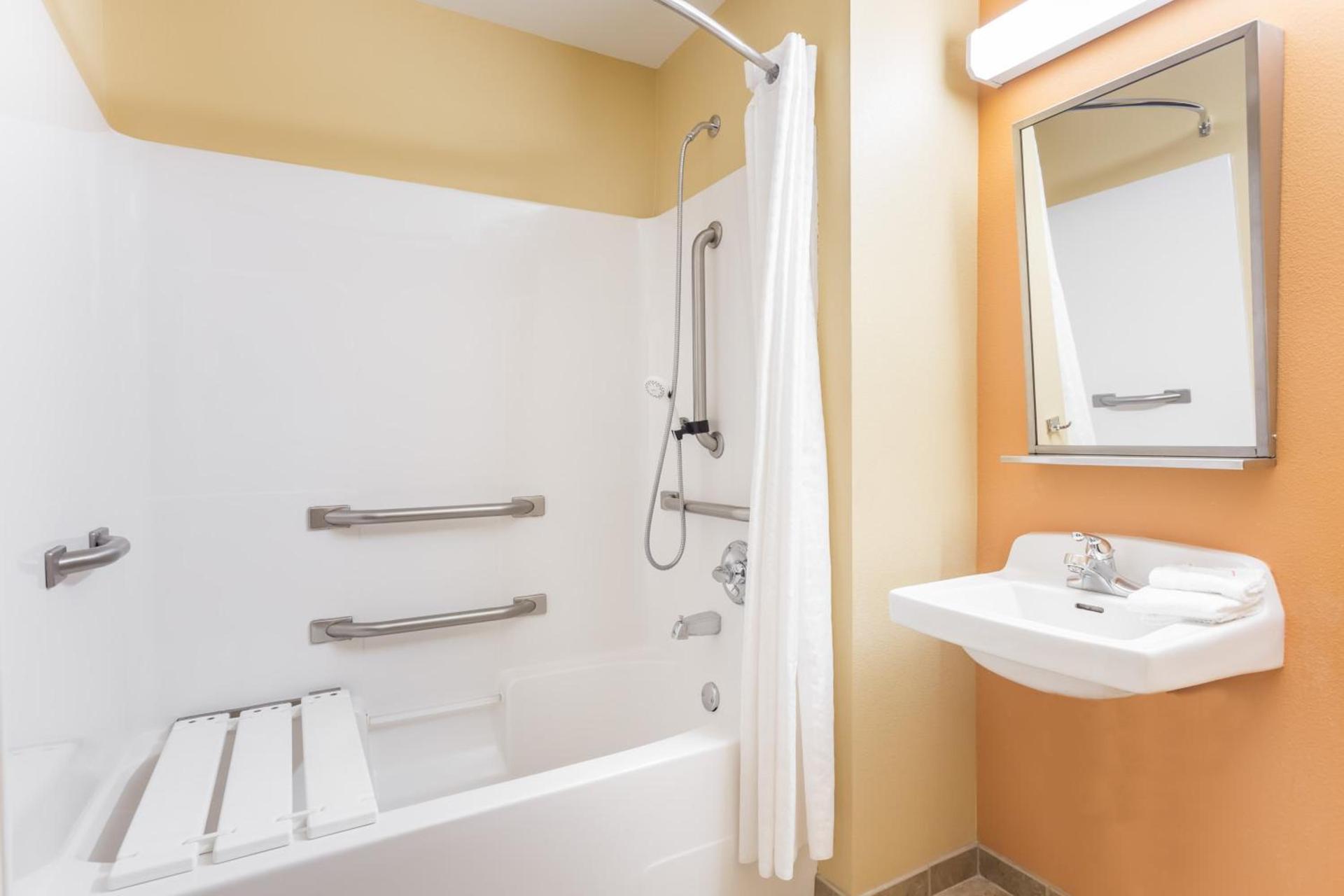 Microtel Inn and Suites by Wyndham Anderson SC photo 52