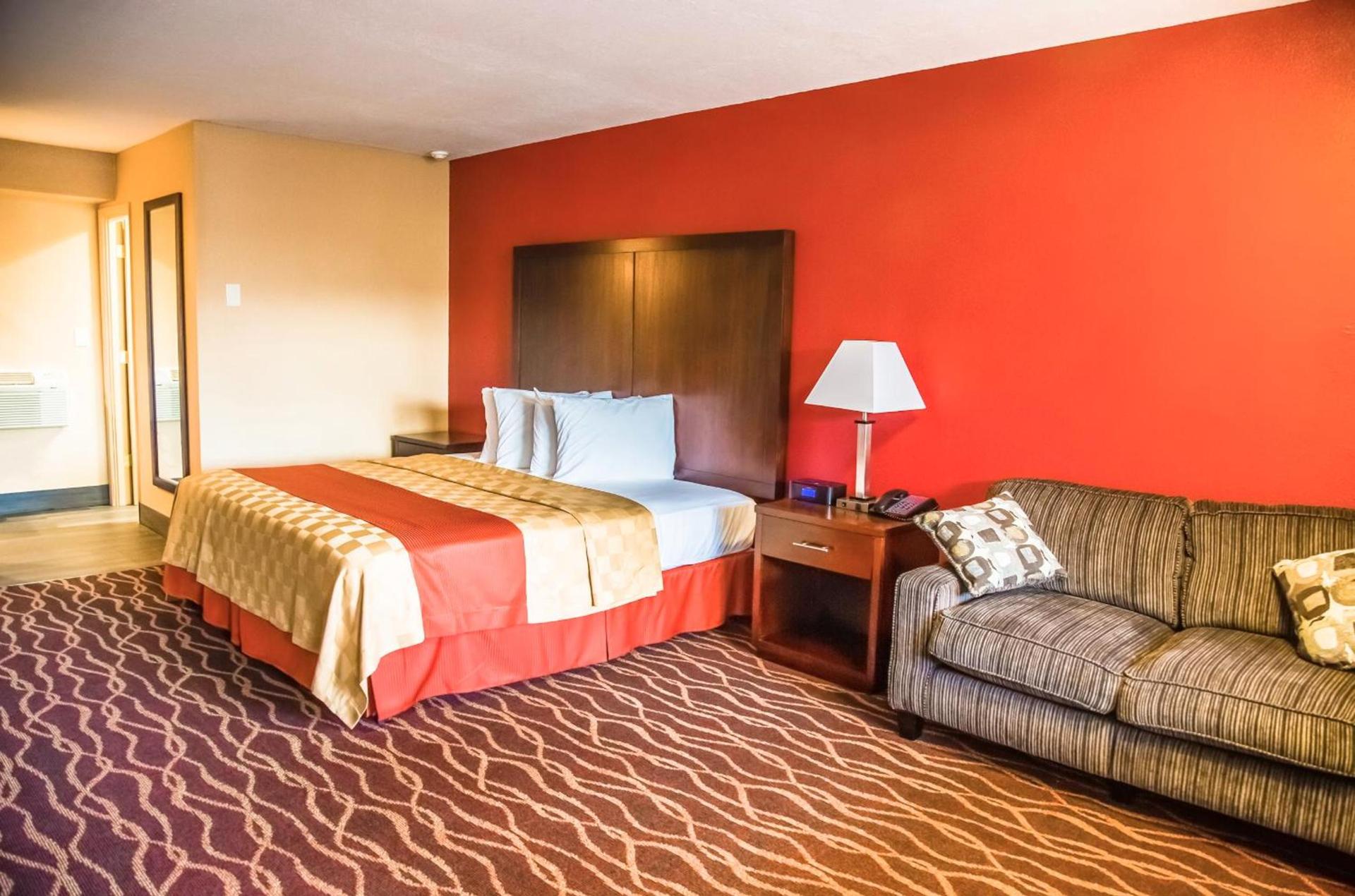 Rosewood Inn & Suites photo 14