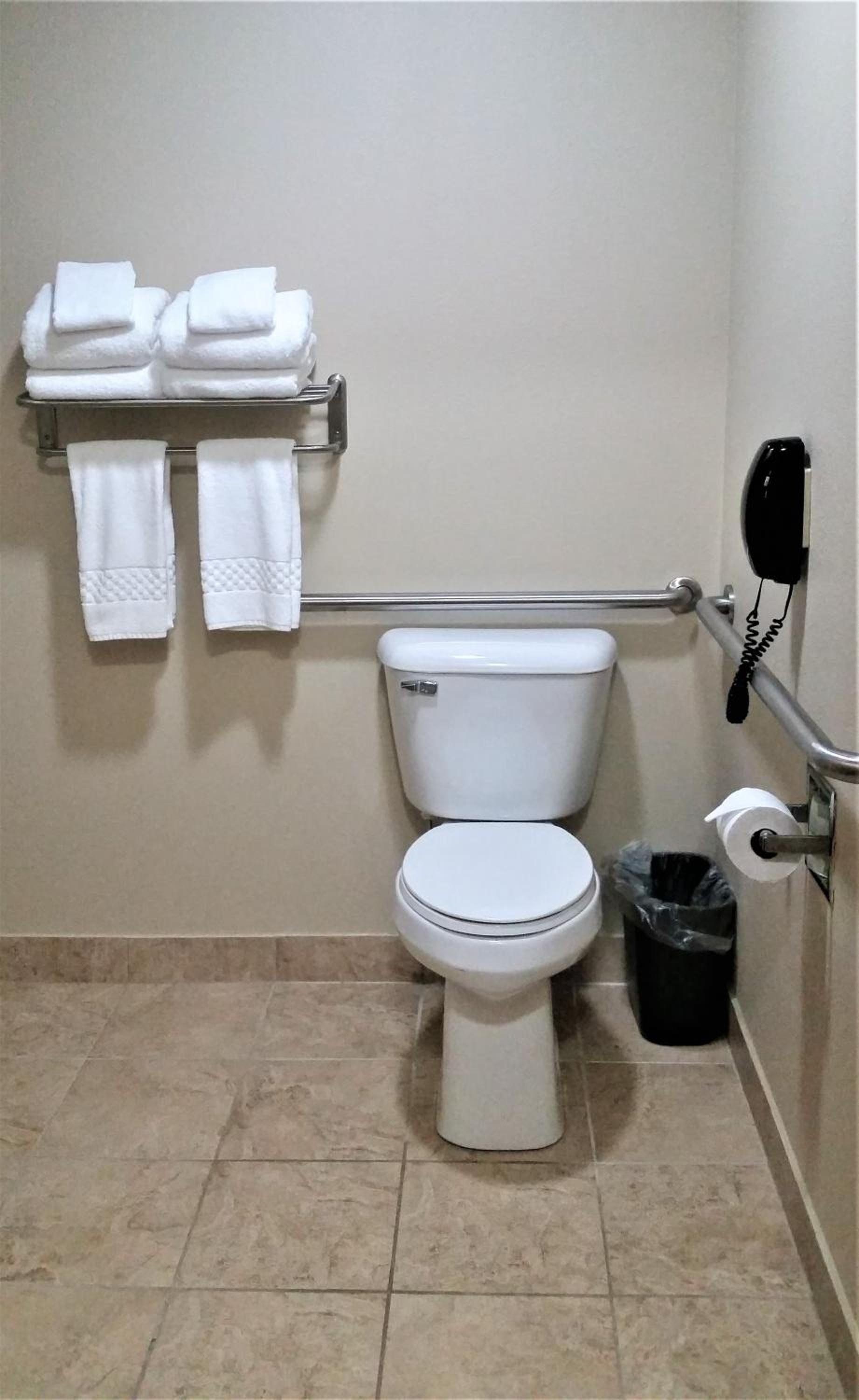 Rock Island Inn & Suites photo 34