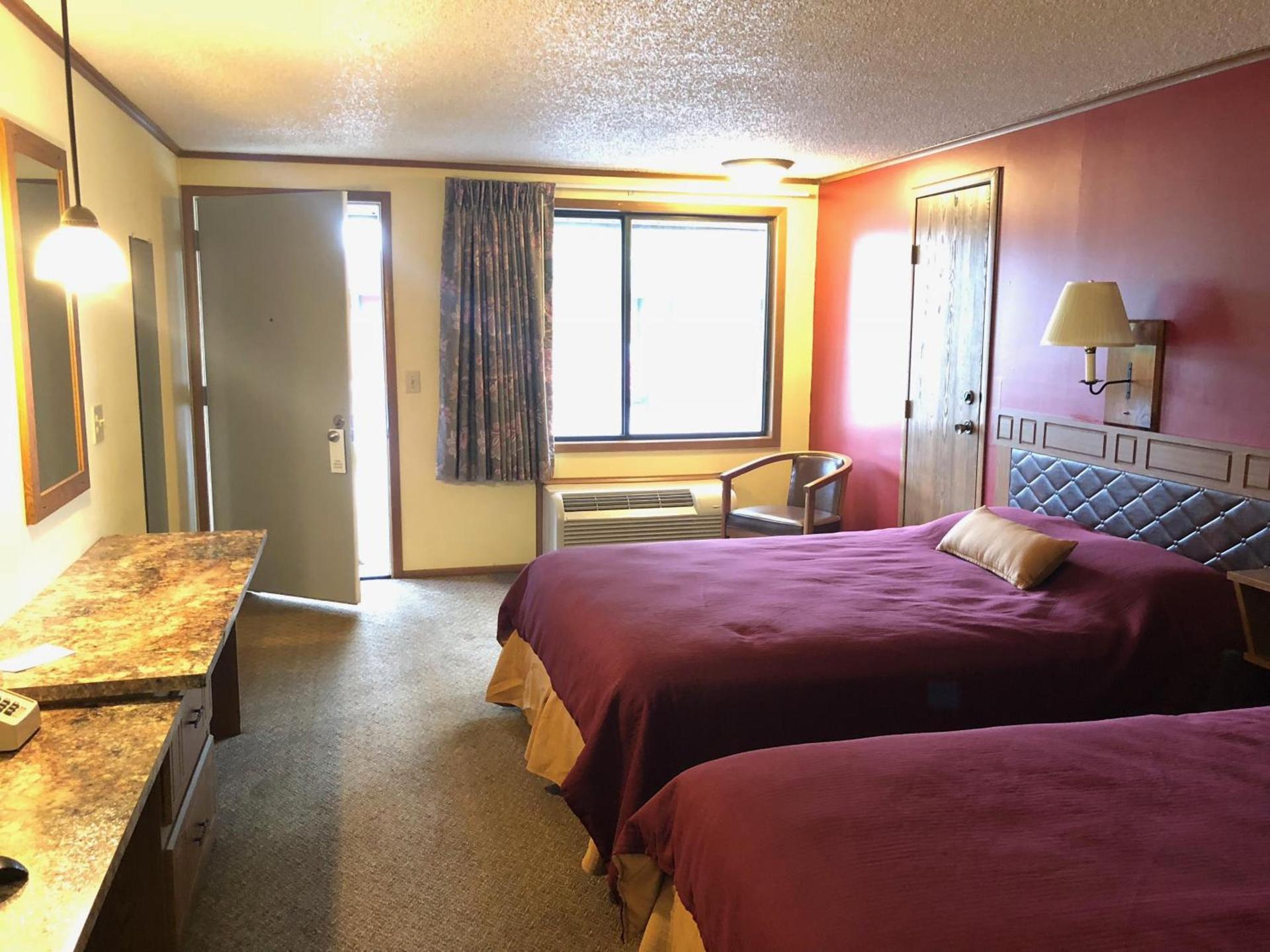 Arbor Inn of Historic Marshall photo 13