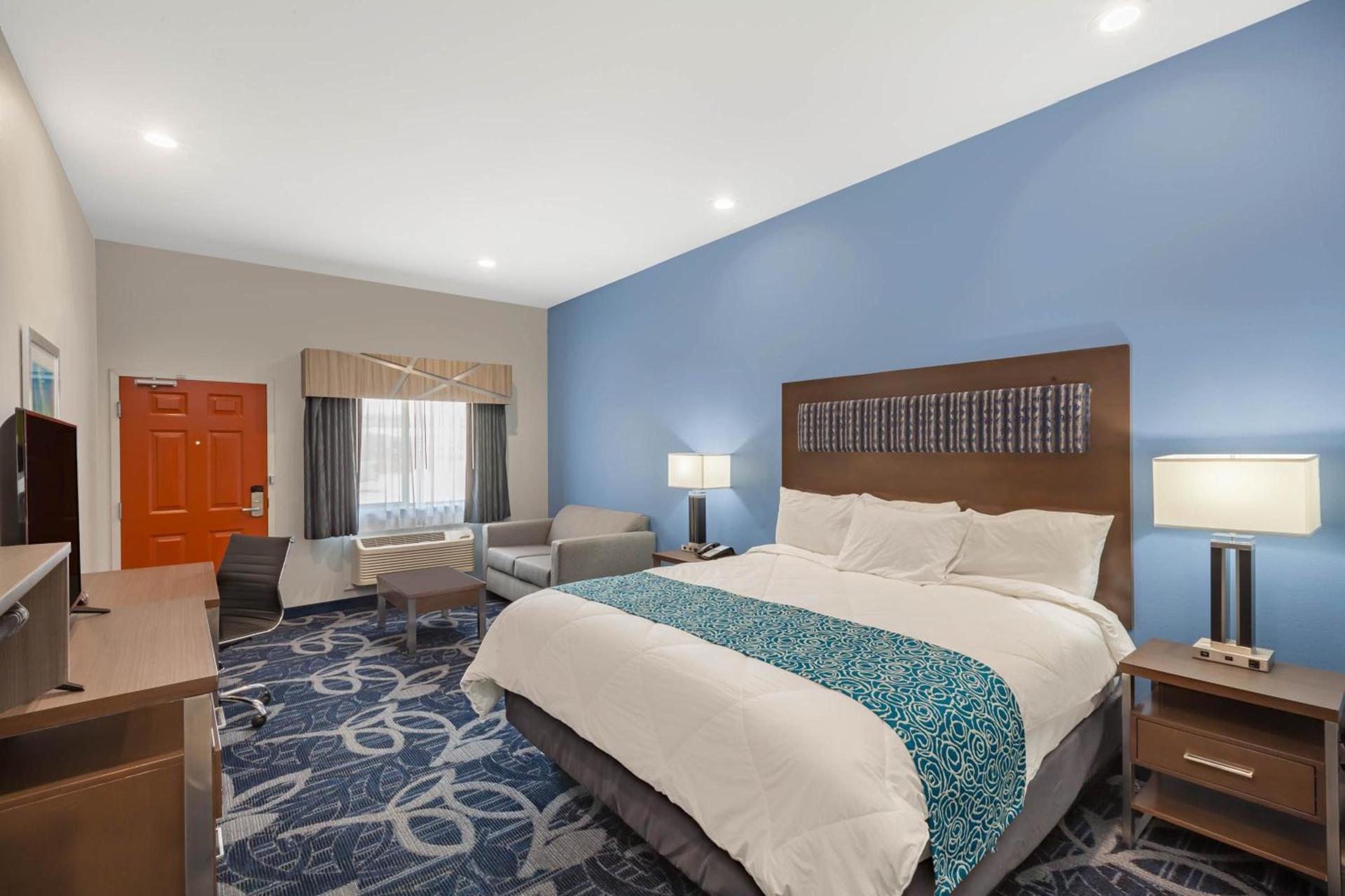 Baymont by Wyndham Houston Hobby Airport photo 18