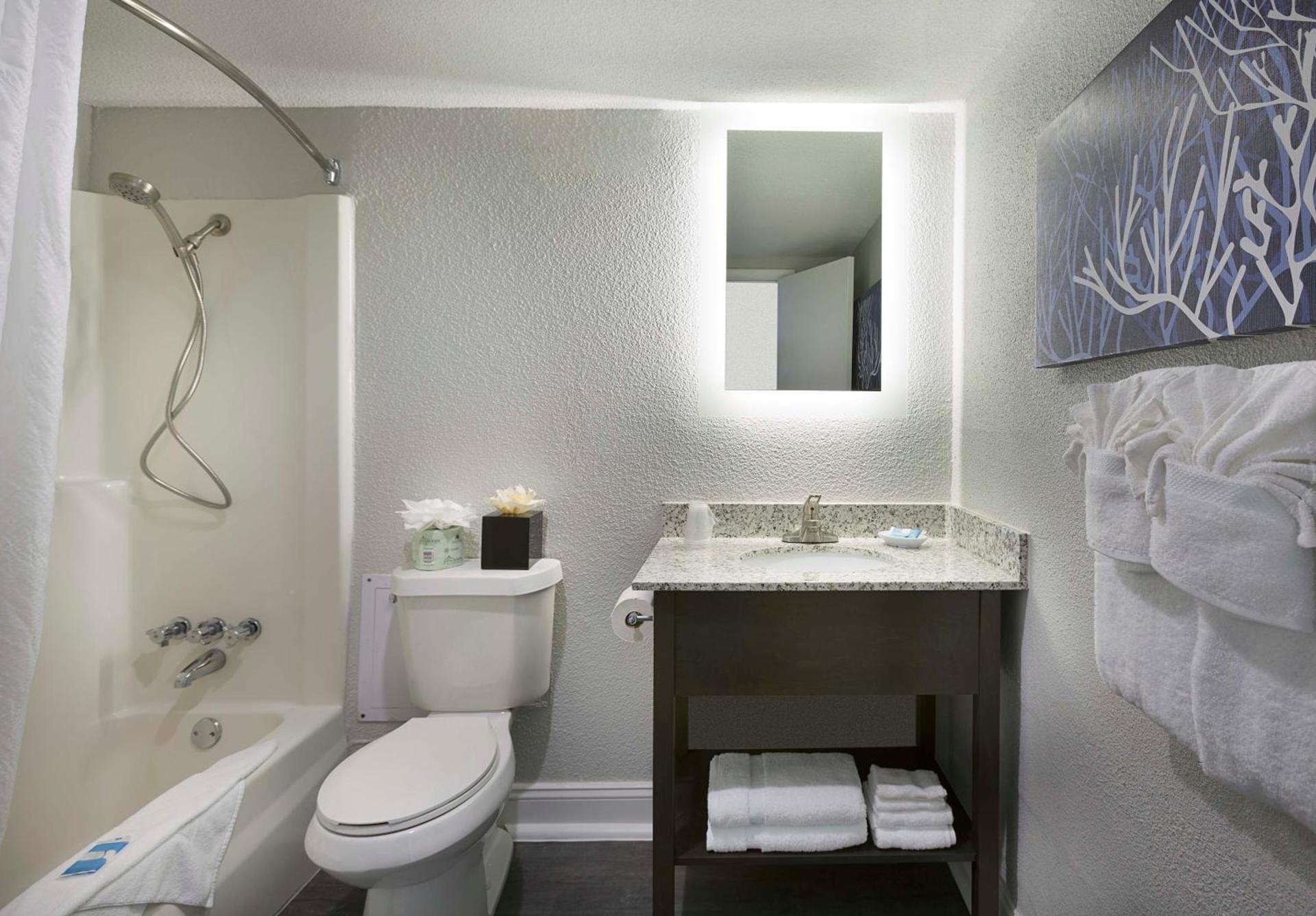 Compass Cove photo 77