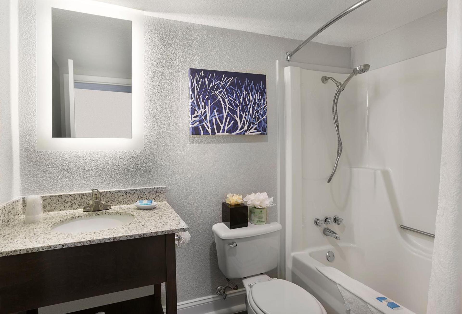 Compass Cove photo 5