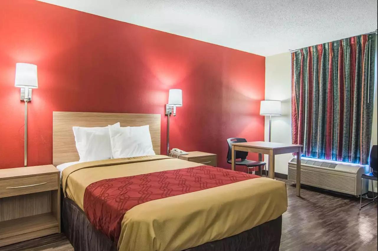 Econo Lodge Fort Payne photo 10
