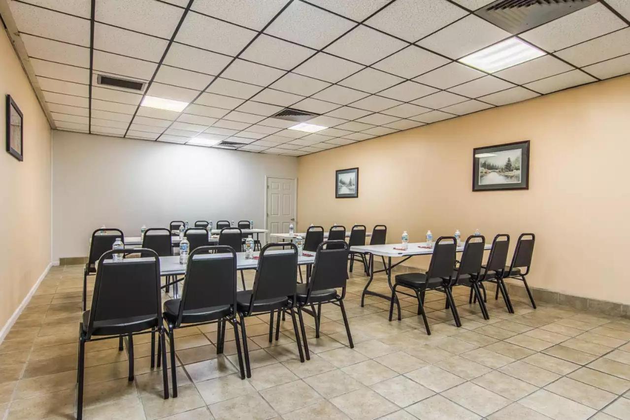 Econo Lodge Fort Payne photo 8