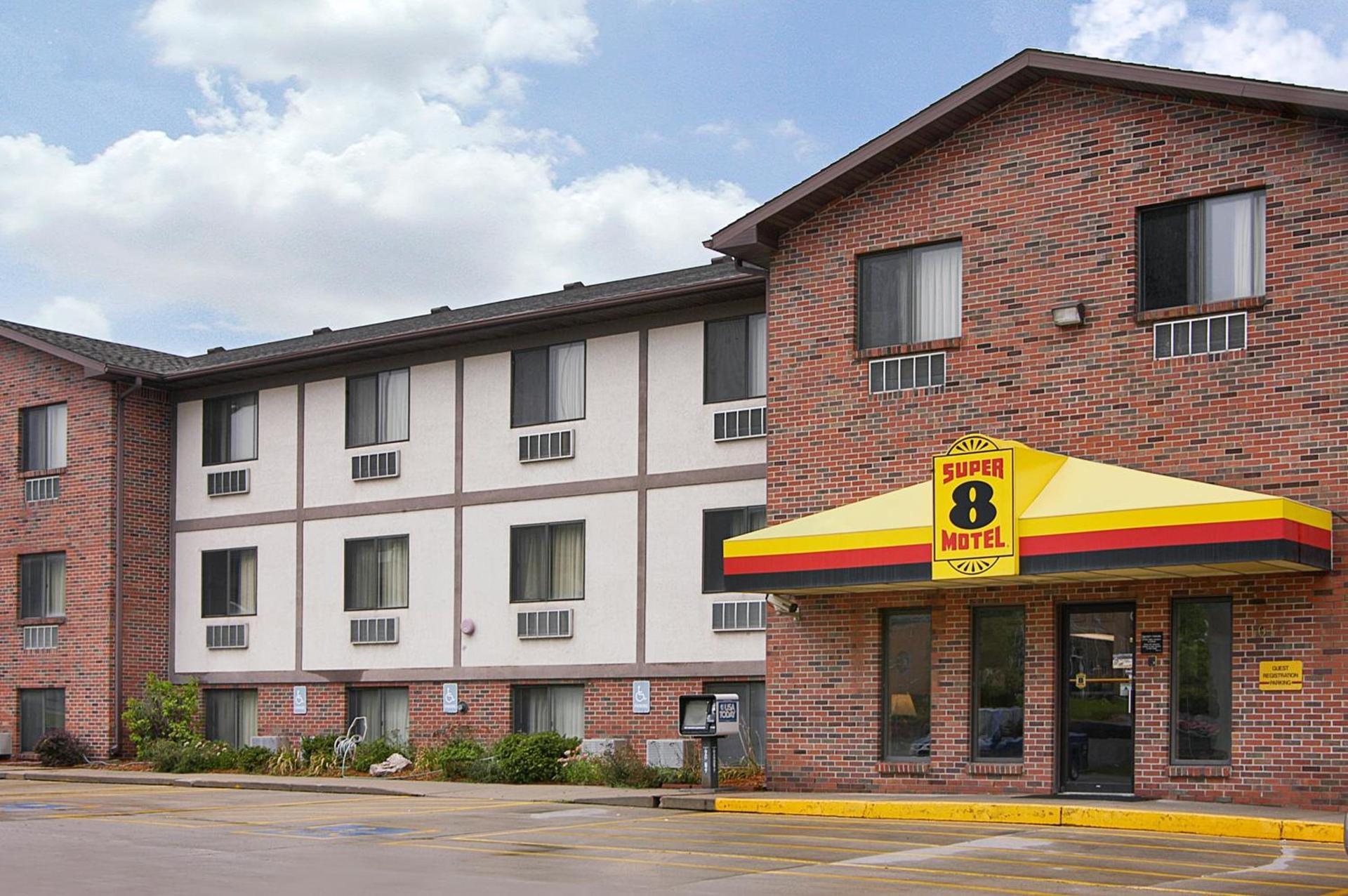 Days Inn by Wyndham Omaha NE photo 14