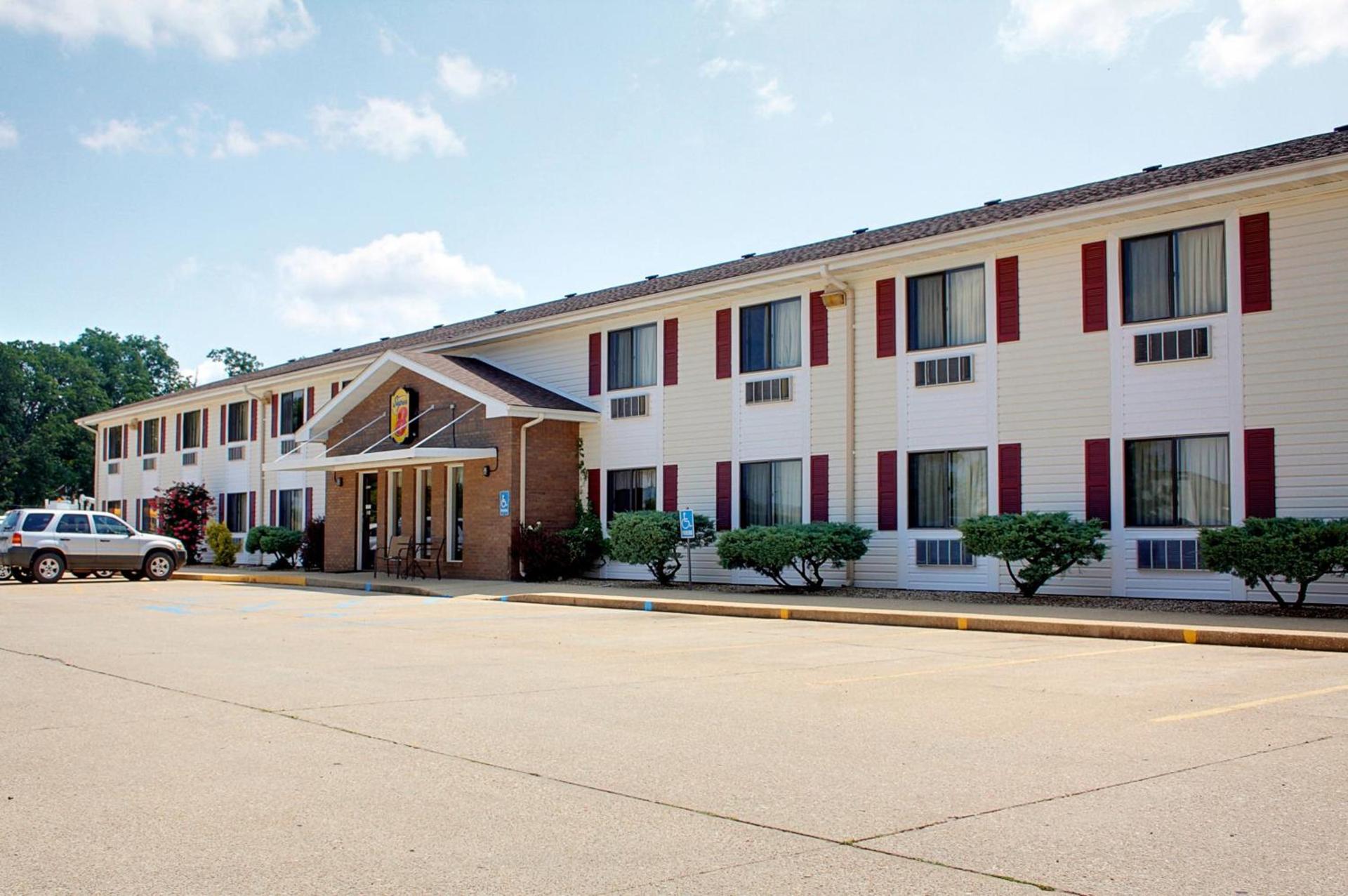 Super 8 by Wyndham West Plains photo 2