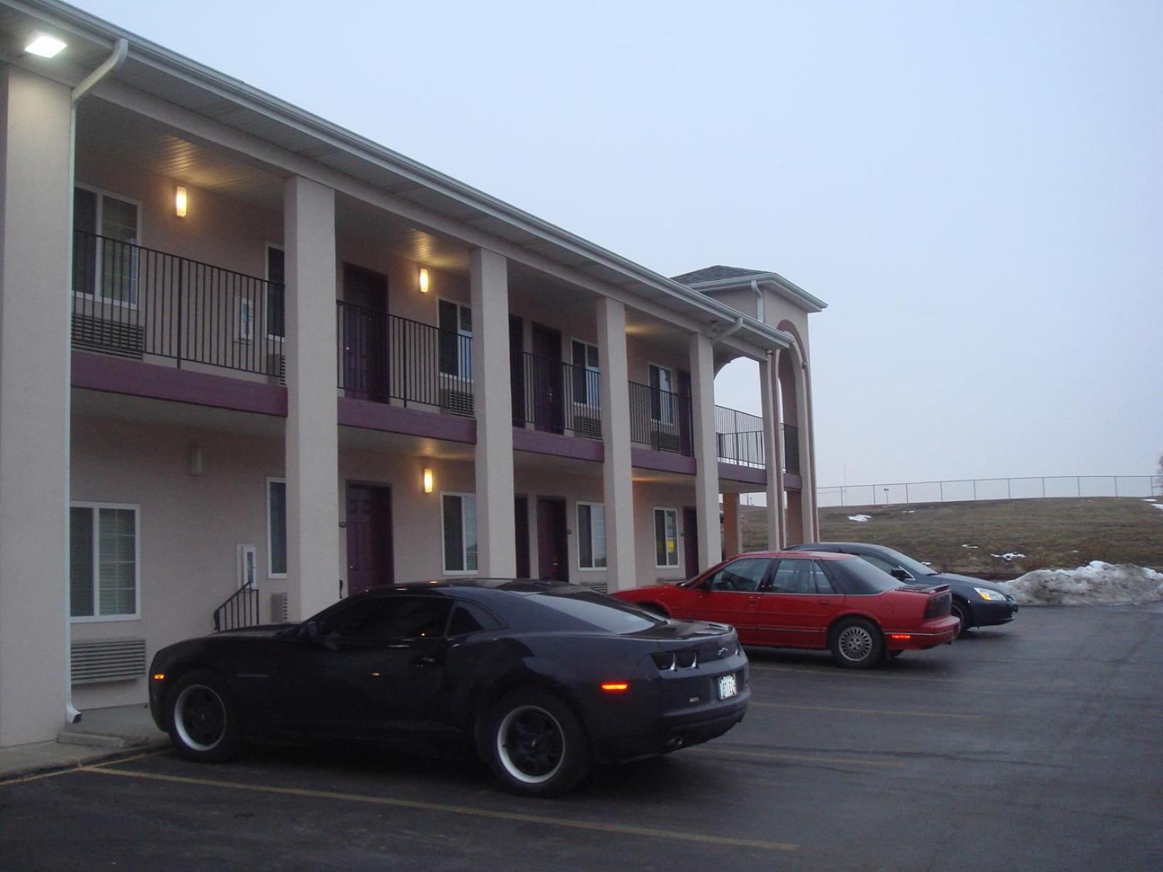 Townhouse Inn & Suites Omaha photo 17