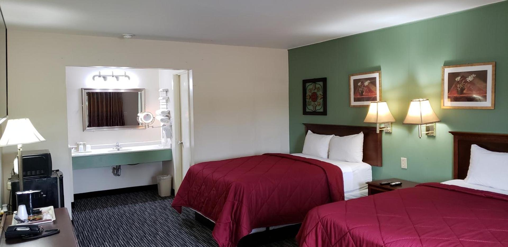Super 7 Motel photo 32