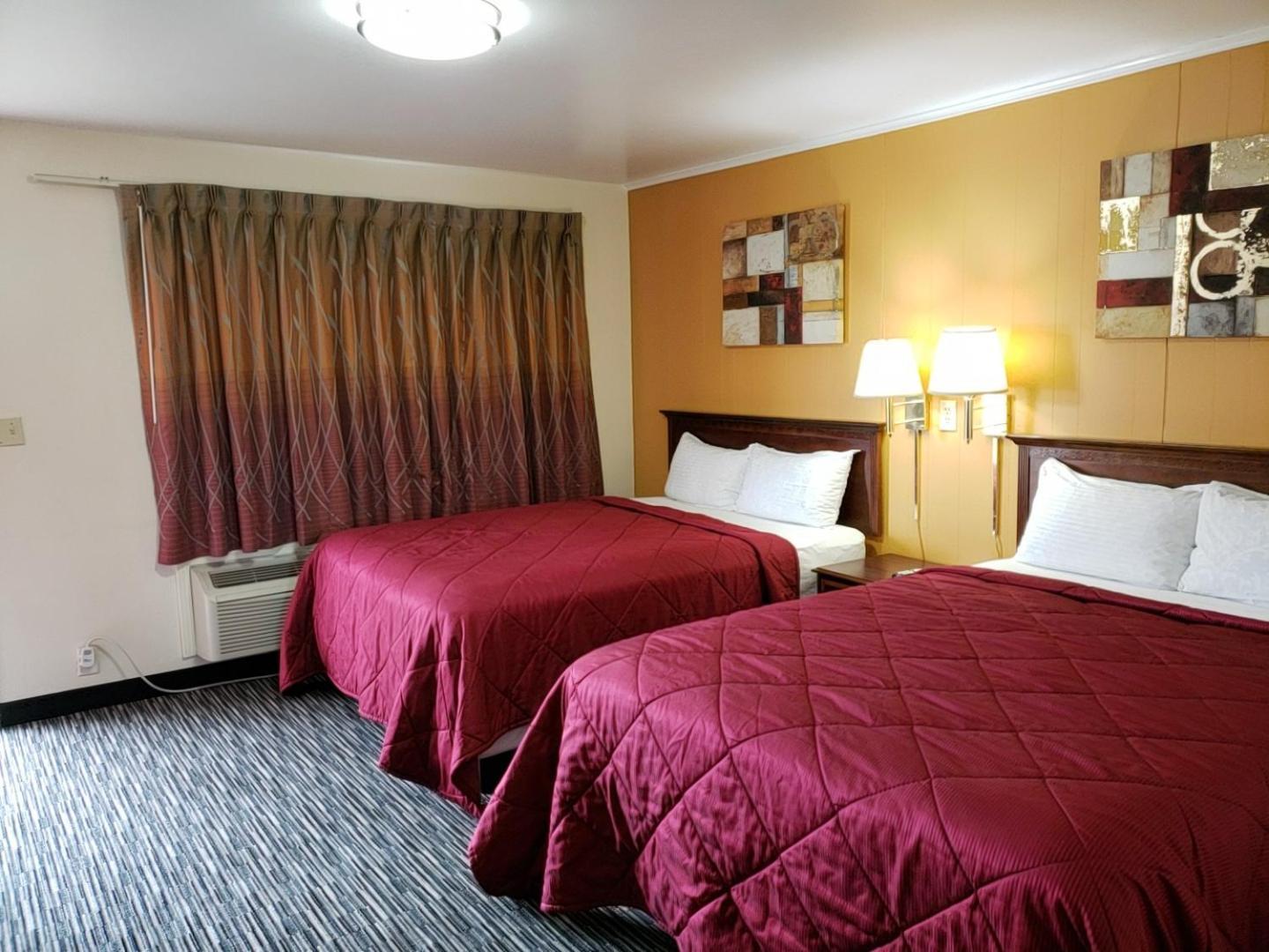 Super 7 Motel photo 36