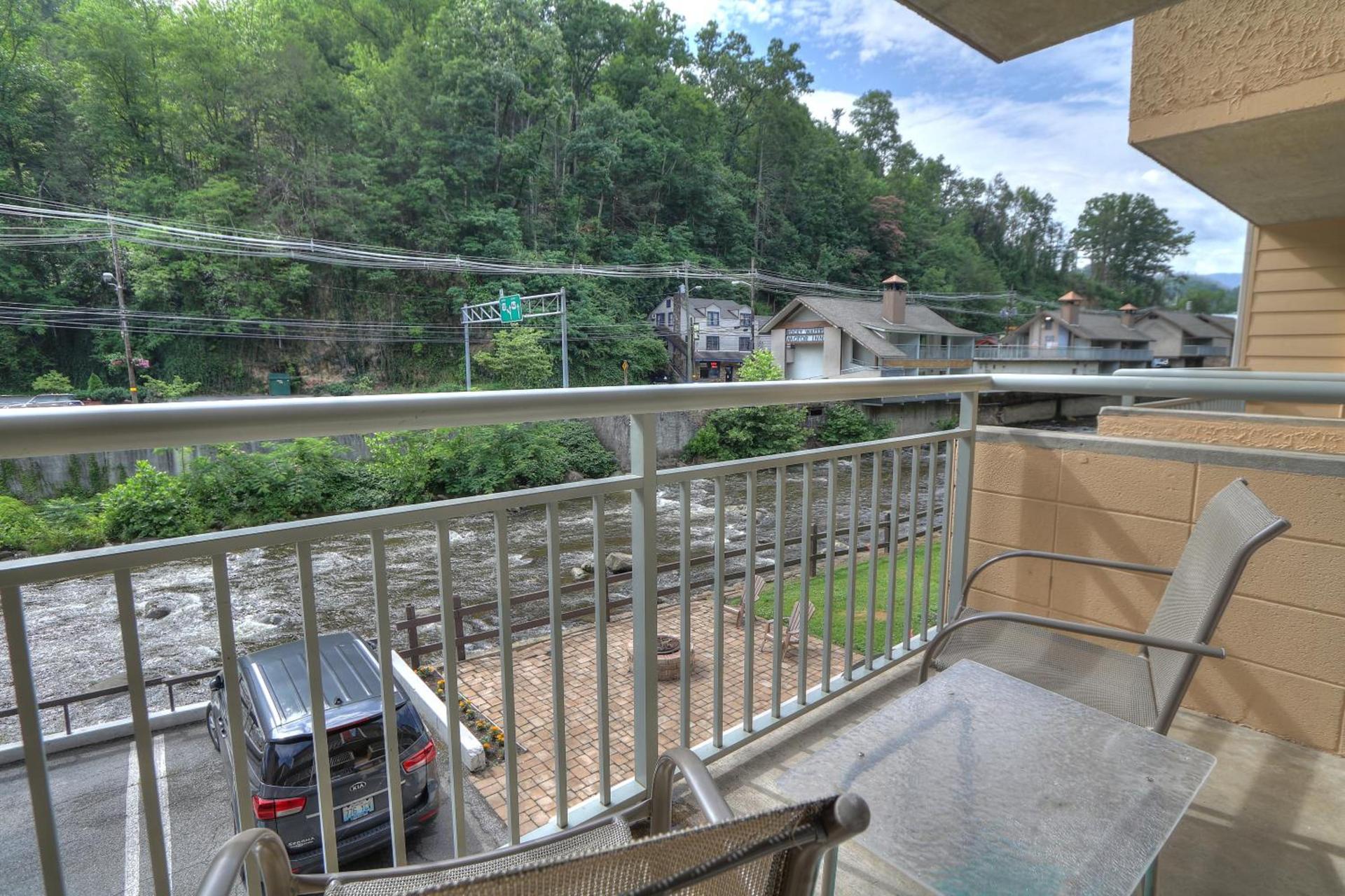Gatlinburg River Inn photo 8