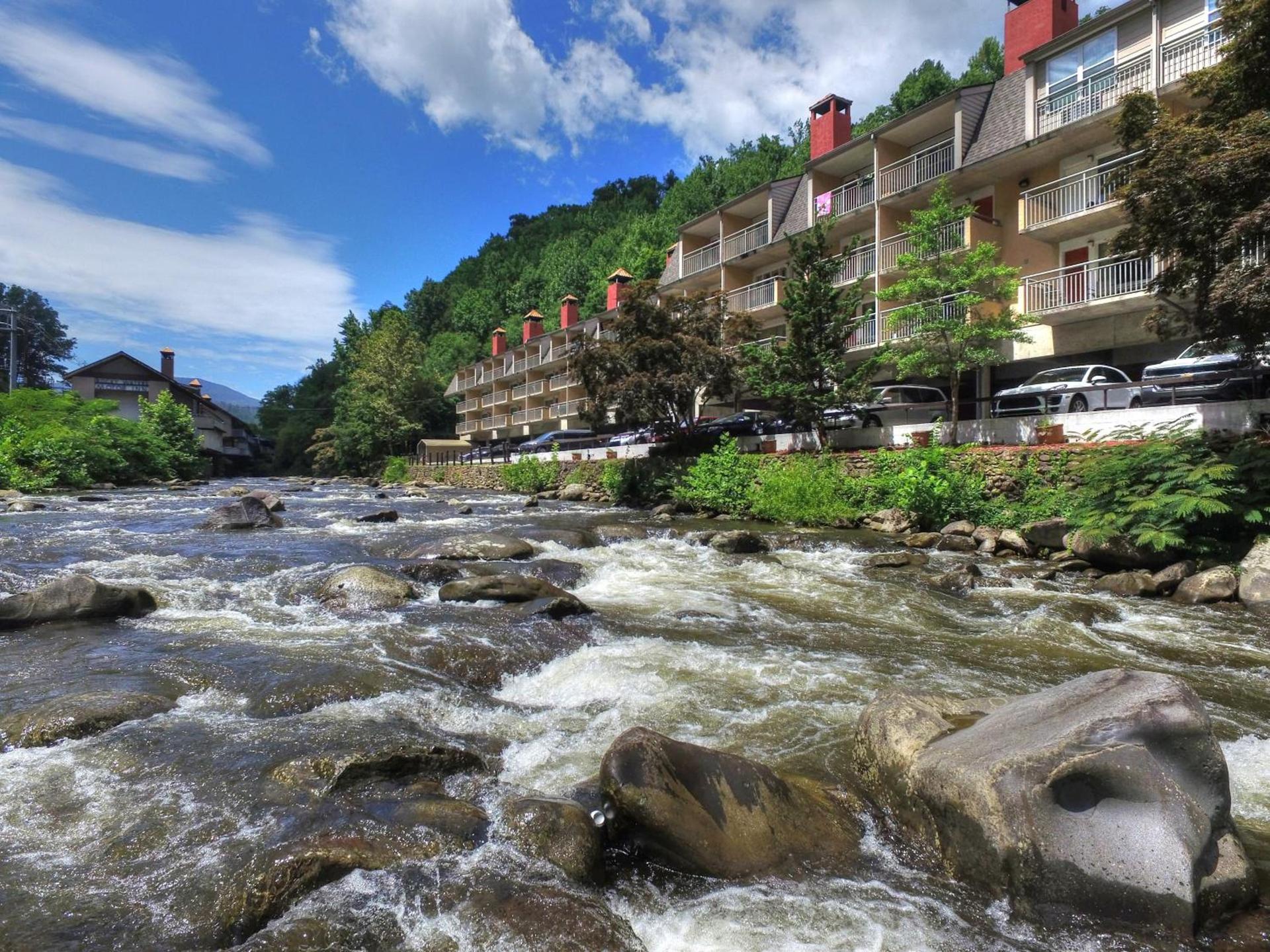 Gatlinburg River Inn — hotel in Gatlinburg