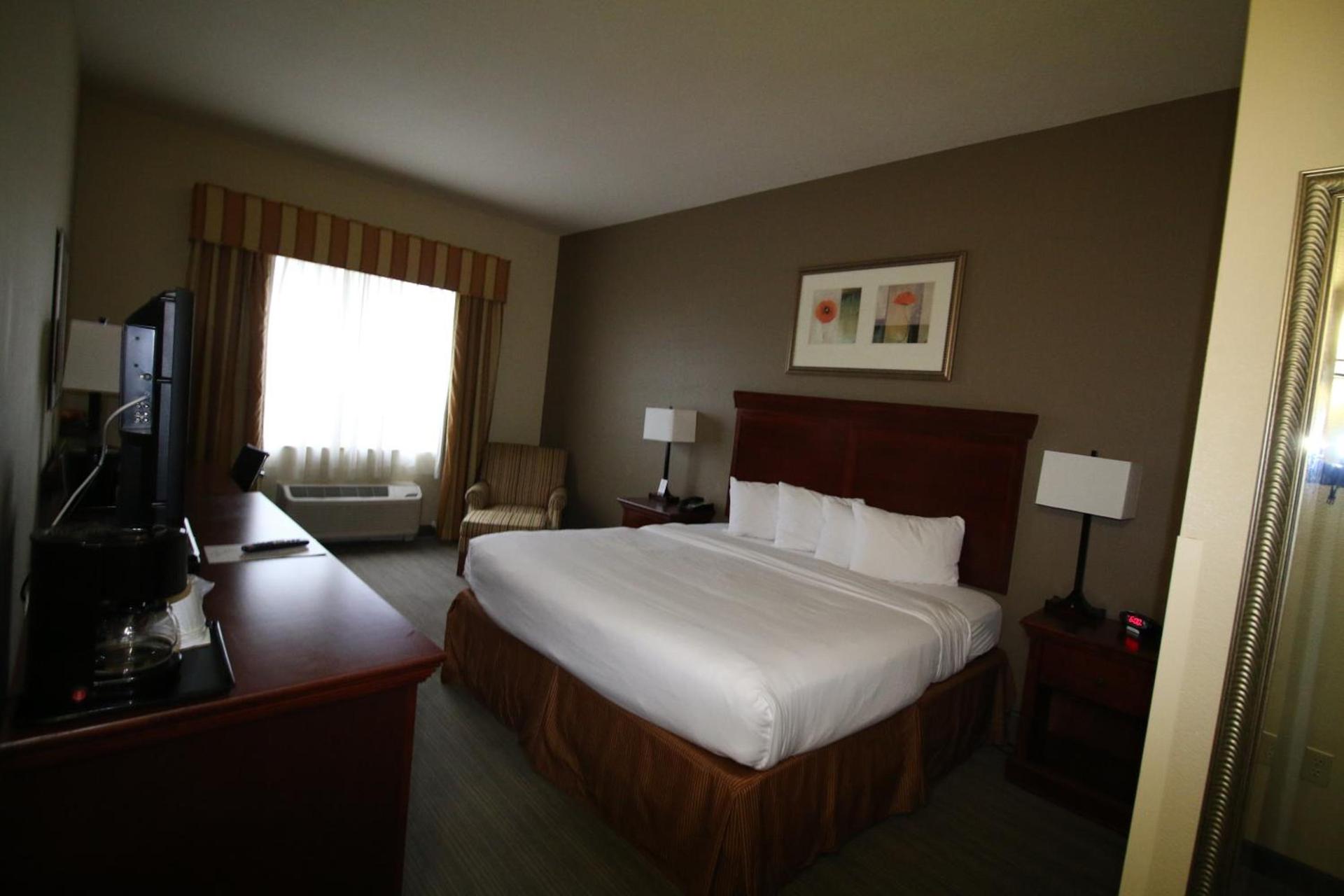 Seffner Inn and Suites photo 23