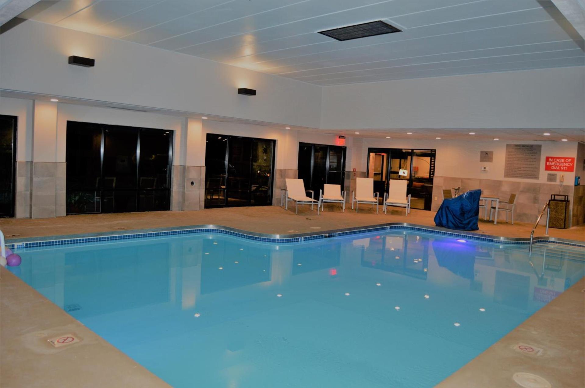Country Inn & Suites by Radisson, La Crosse, WI photo 58