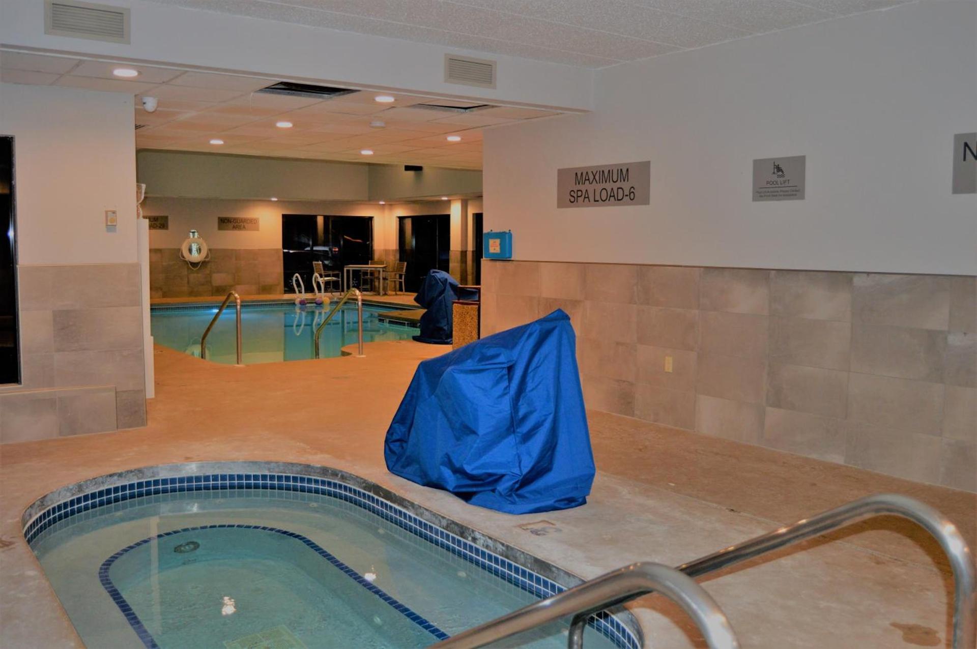 Country Inn & Suites by Radisson, La Crosse, WI photo 60