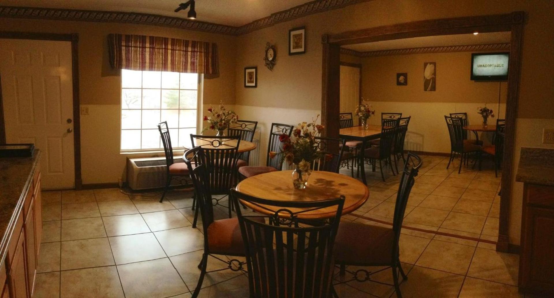 Twelve Oaks Inn photo 20