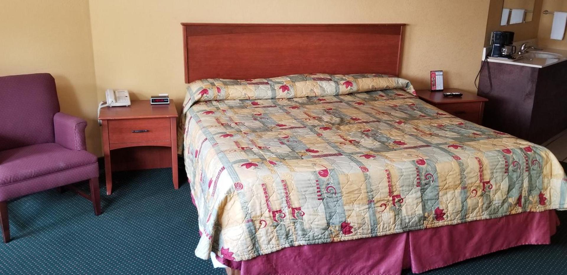 Wolds Motel - Mt. Pleasant photo 33