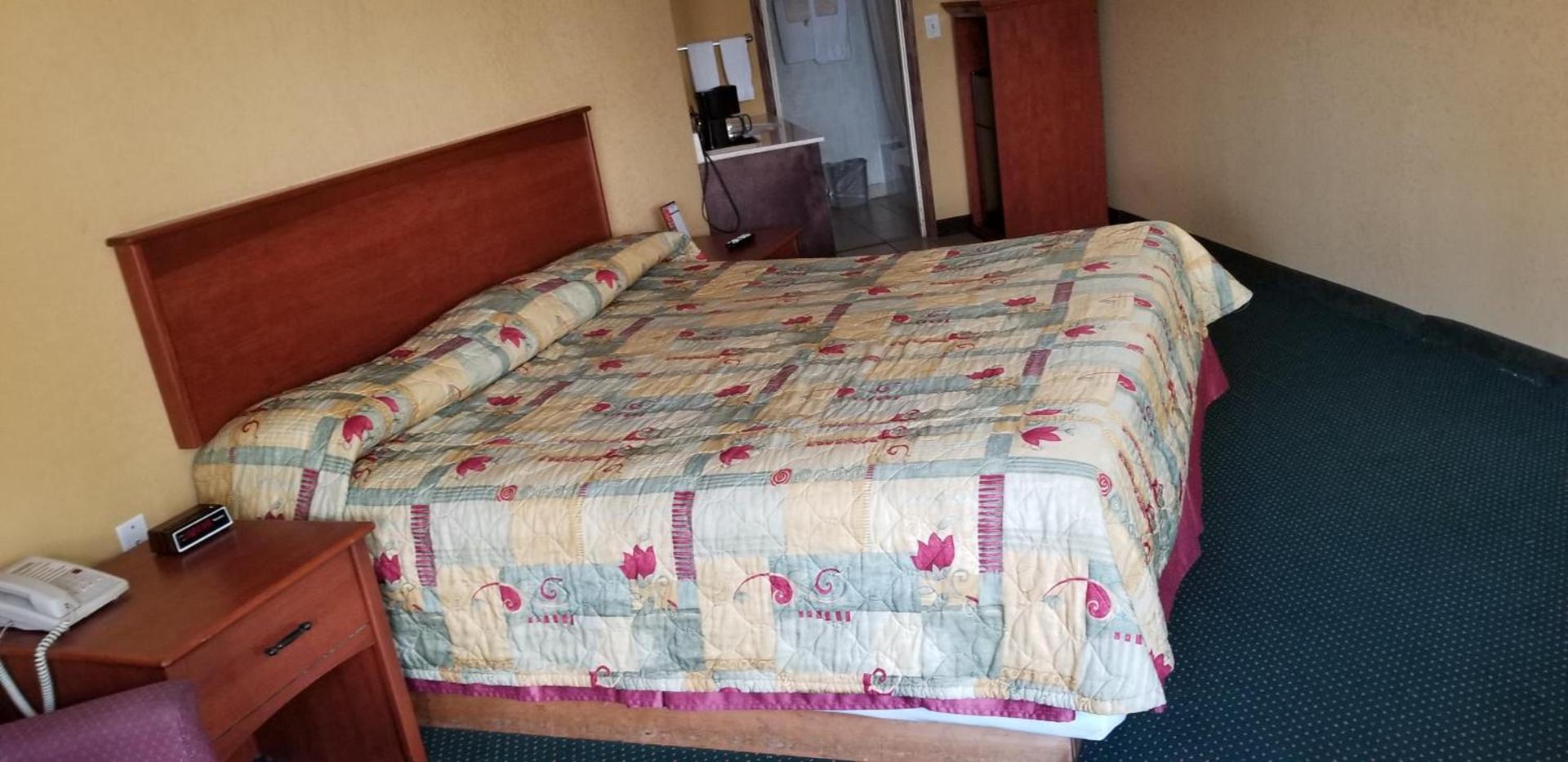 Wolds Motel - Mt. Pleasant photo 37