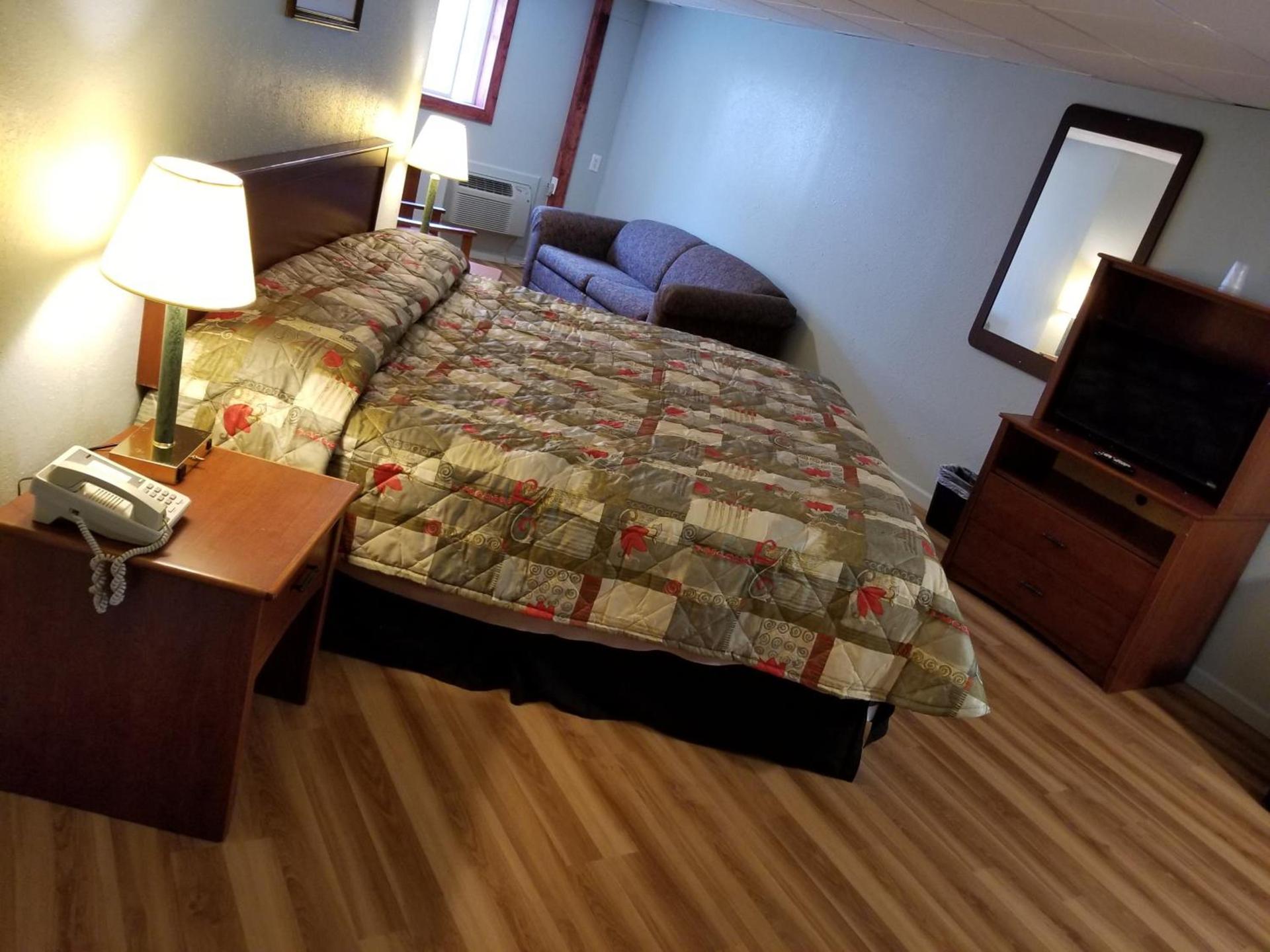 Wolds Motel - Mt. Pleasant photo 59