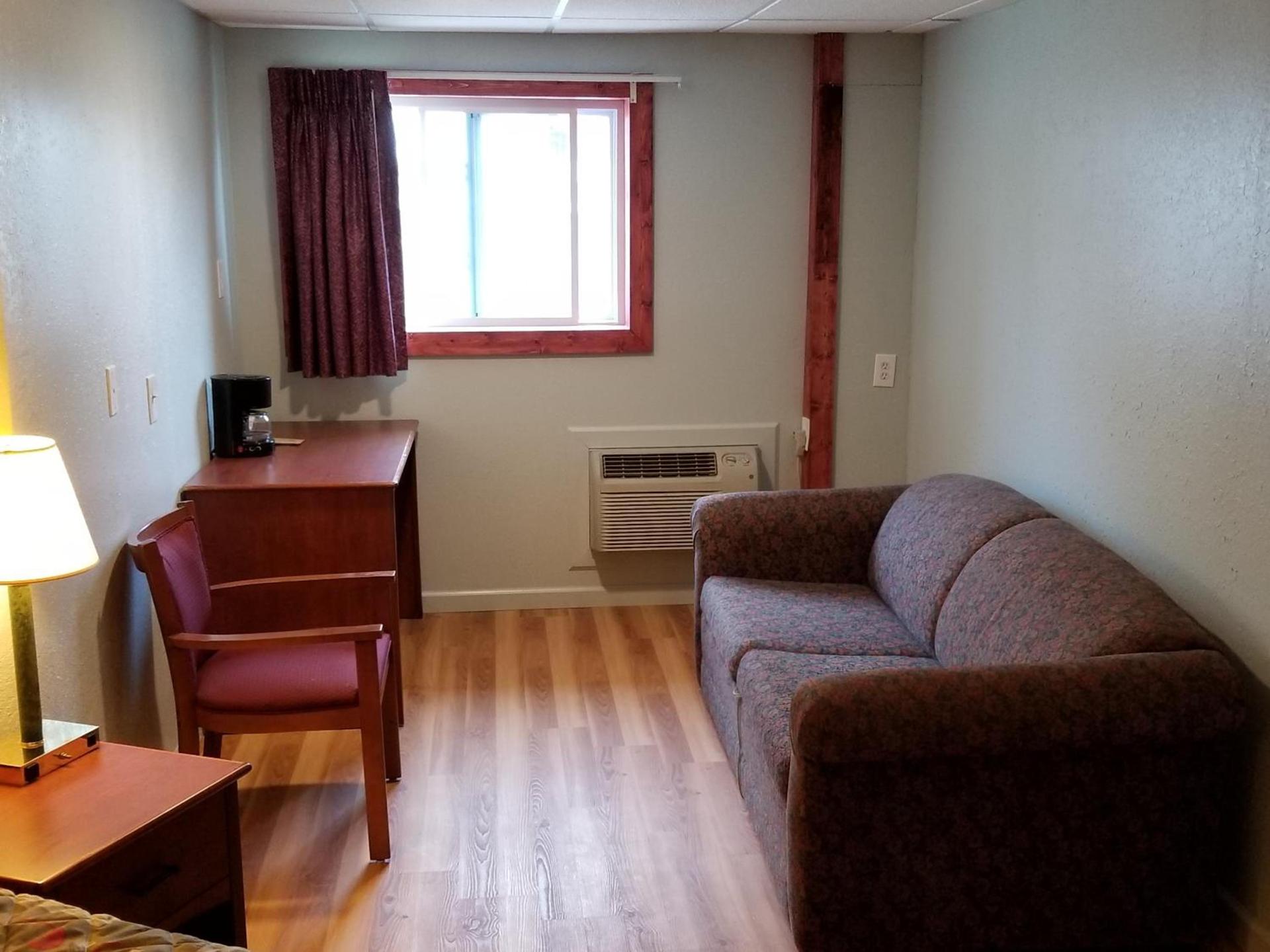 Wolds Motel - Mt. Pleasant photo 53
