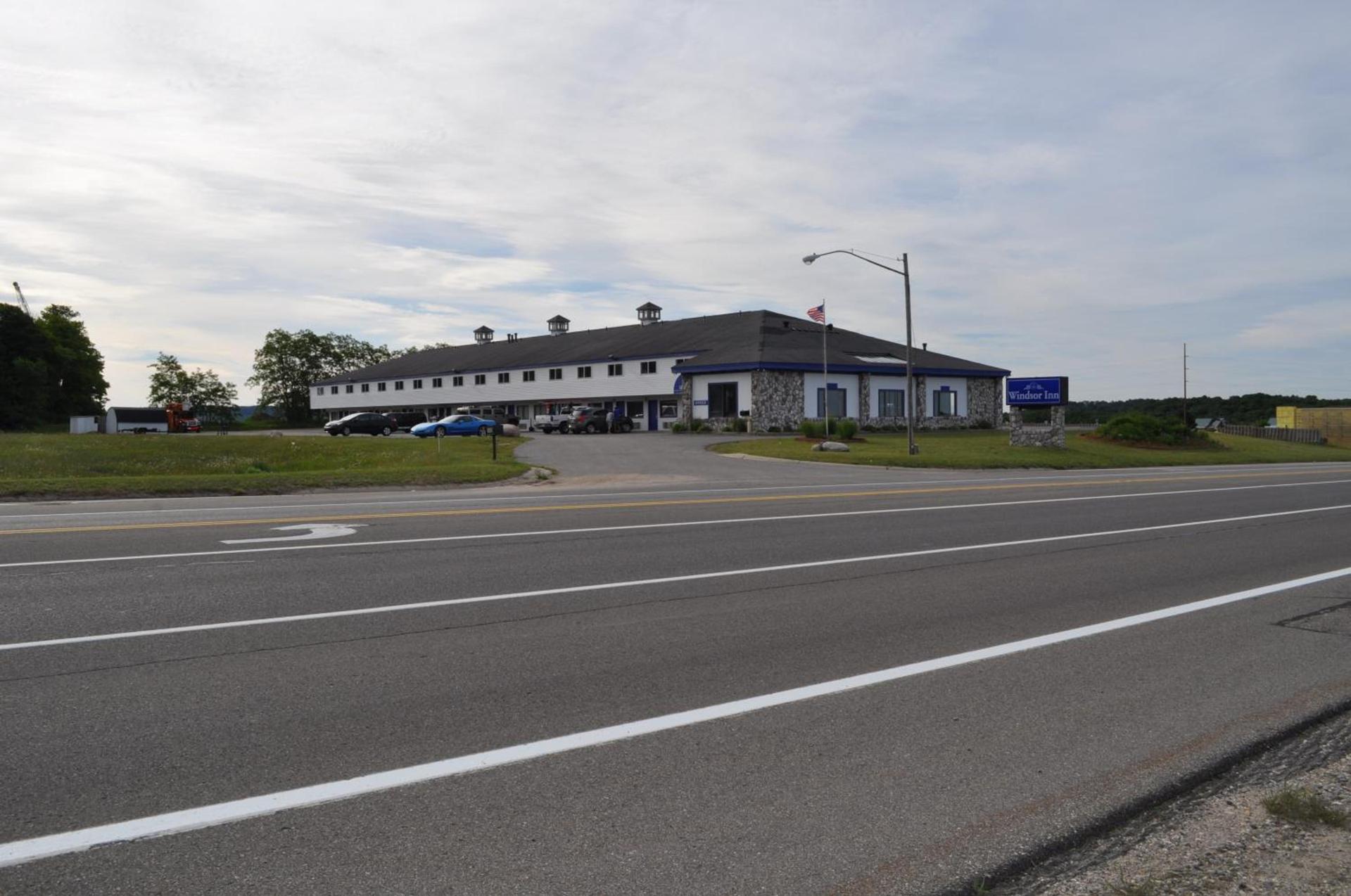 Super 8 by Wyndham Petoskey photo 5